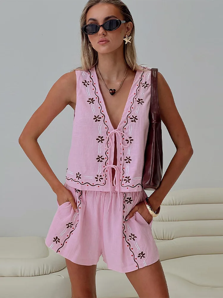 Casual Cotton Linen Embroidered Shirt Shorts Set Women Chic V-neck Lace Up Vest Elastic Waist Shorts Suits Lady Street Outfits
Casual Cotton Linen Embroidered Shirt Shorts Set Women Chic V-neck Lace Up Vest Elastic Waist Shorts Suits Lady Street Outfits