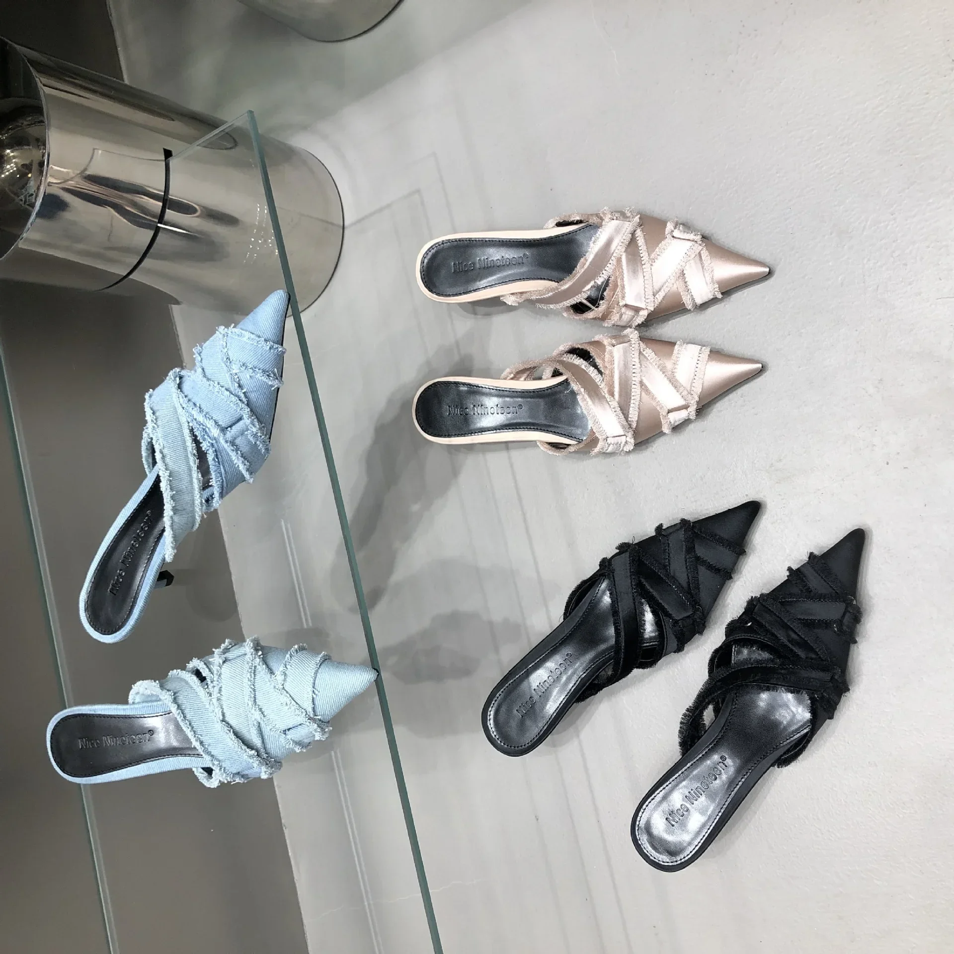 Spring New Girl High Heel Slippers, European And American Fashion, Pure And Sweet Style, Baotou Versatile Girl Single Shoes
Spring New Girl High Heel Slippers, European And American Fashion, Pure And Sweet Style, Baotou Versatile Girl Single Shoes