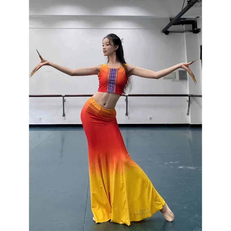 Dai Dance Performance Dress Practice Folk Dance Fishtail Skirt Peacock Costume Traditional National Minority Wrap Hip Dress
Dai Dance Performance Dress Practice Folk Dance Fishtail Skirt Peacock Costume Traditional National Minority Wrap Hip Dress