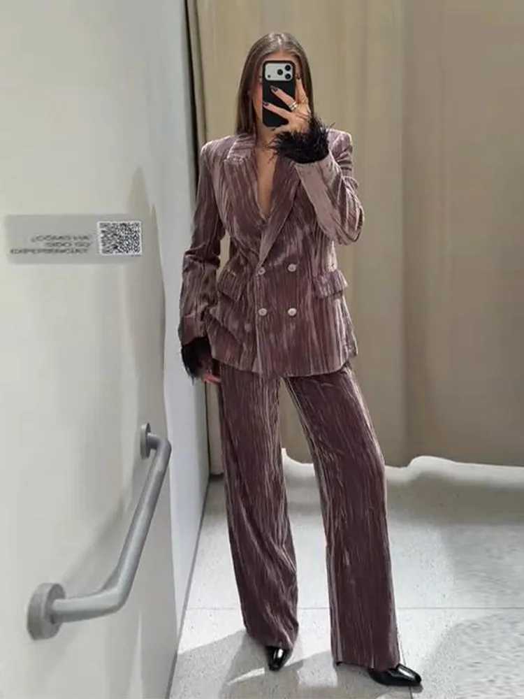 Elegant Velvet Feather Pant Set Women Turn-down Long Sleeve Pockets Double Breasted Coat Straight Trousers 2026 Spring Outfits
Elegant Velvet Feather Pant Set Women Turn-down Long Sleeve Pockets Double Breasted Coat Straight Trousers 2026 Spring Outfits