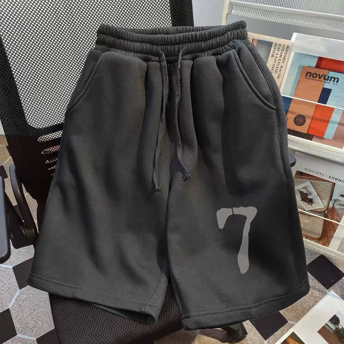 American Retro Summer Cotton Casual Pants Five-Point Shorts Men's Fashion Sun Protection Clothing Low Allergenic
American Retro Summer Cotton Casual Pants Five-Point Shorts Men's Fashion Sun Protection Clothing Low Allergenic
