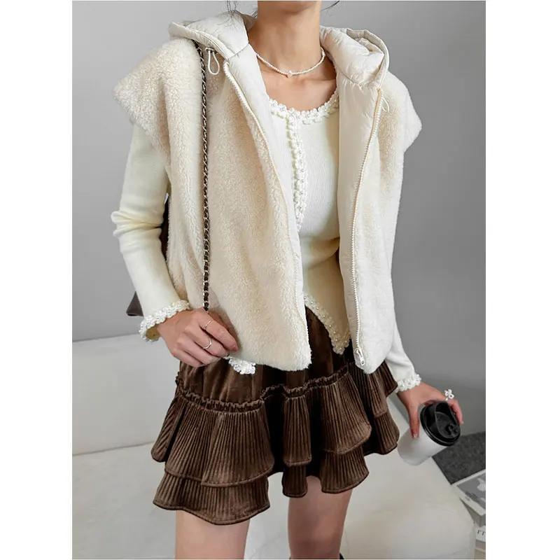 Women's Lamb Fur Double-Sided Cotton Jacket Vest Winter Hooded Fluffy Warm Casual Short Zipper Closure Commute Style
Women's Lamb Fur Double-Sided Cotton Jacket Vest Winter Hooded Fluffy Warm Casual Short Zipper Closure Commute Style