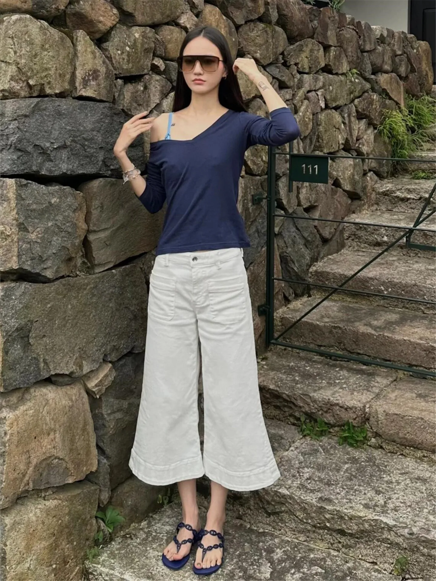 American Street Style Loose Fit Low Waist Bell Bottom Jeans Women Summer Casual Cotton Denim Pants Washed Effect Seven Inches
American Street Style Loose Fit Low Waist Bell Bottom Jeans Women Summer Casual Cotton Denim Pants Washed Effect Seven Inches