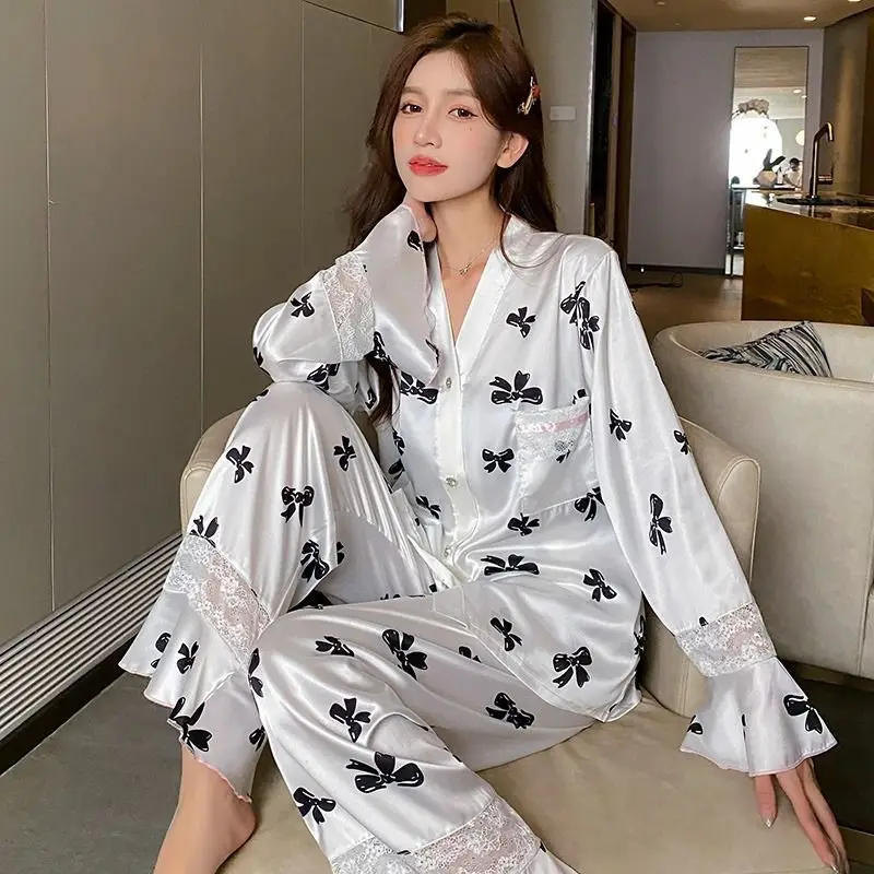 Ледяные и снежные шелковые пижамы, одежда для сна, женские пижамы Ins Style, тонкий шелк, уникальный кружевной дизайн, одежда для дома с длинными рукавами
Ледяные и снежные шелковые пижамы, одежда для сна, женские пижамы Ins Style, тонкий шелк, уникальный кружевной дизайн, одежда для дома с длинными рукавами
