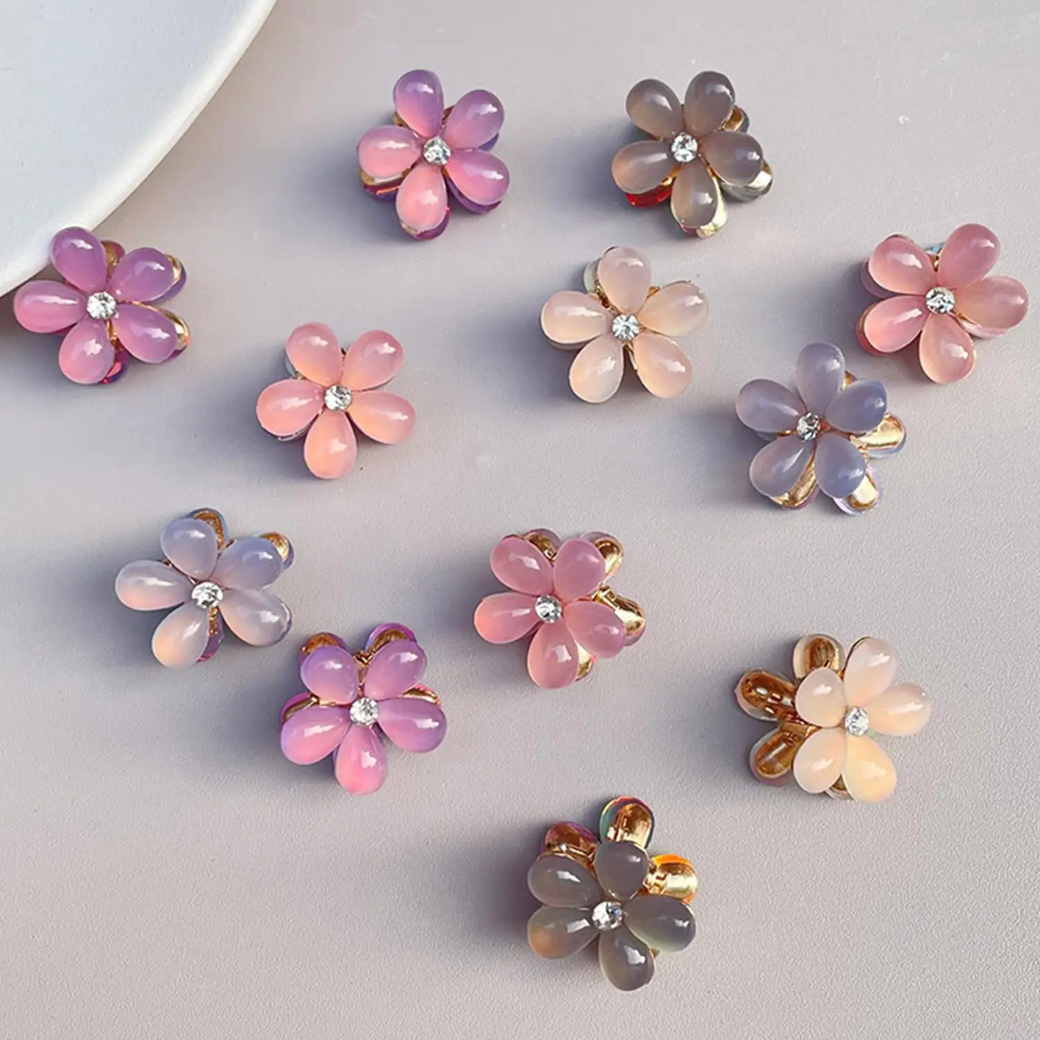 4pcs/set Mini Flower Hair Clip Women Girls Colorful Hair Claw Clips Hairpins Sweet Small Headdress Barrettes Hair Accessories
4pcs/set Mini Flower Hair Clip Women Girls Colorful Hair Claw Clips Hairpins Sweet Small Headdress Barrettes Hair Accessories