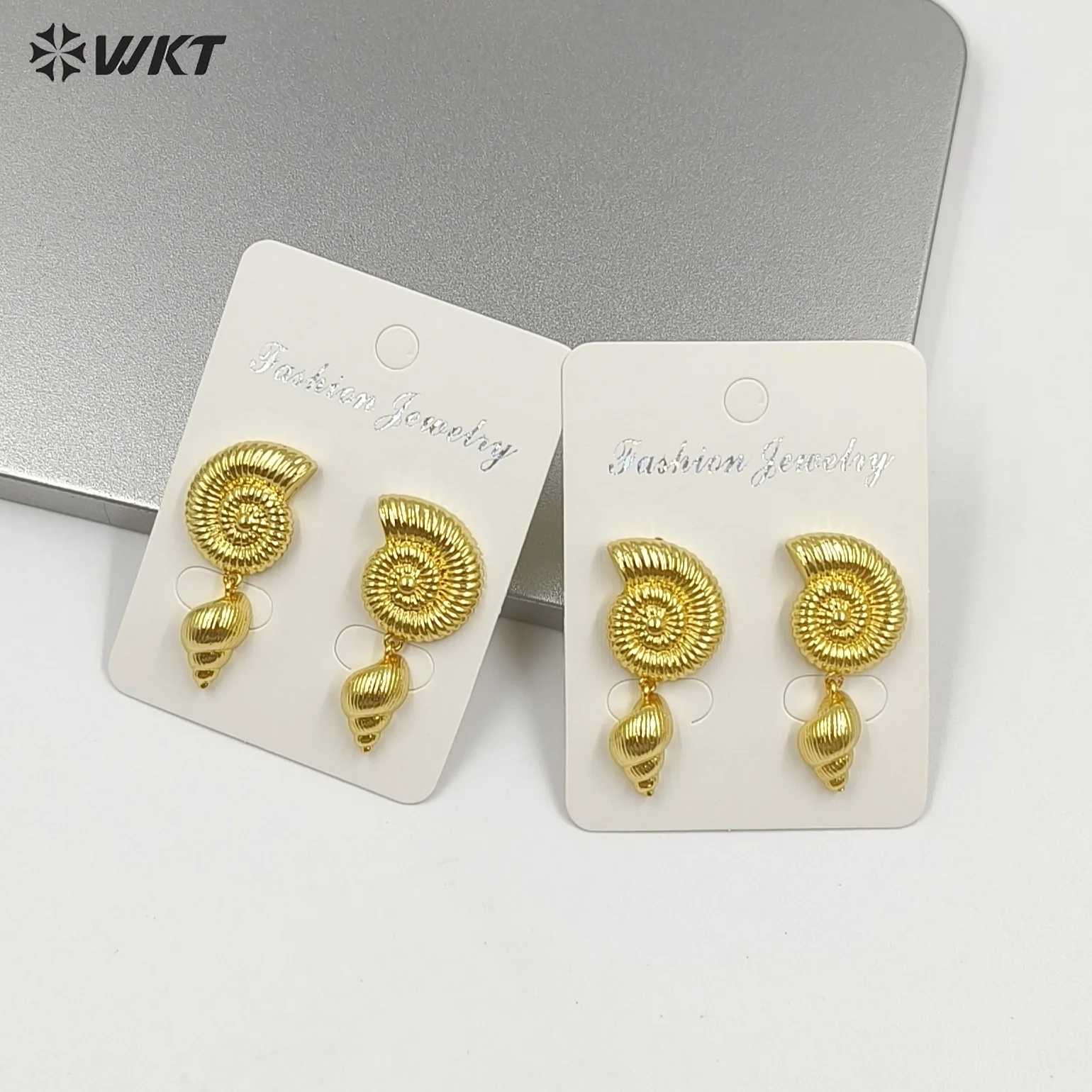Серьги-подвески WT-ME127 из высококачественной жёлтой латуни с позолотой 18K, двойные ракушки, милые женские украшения для вечеринок
Серьги-подвески WT-ME127 из высококачественной жёлтой латуни с позолотой 18K, двойные ракушки, милые женские украшения для вечеринок