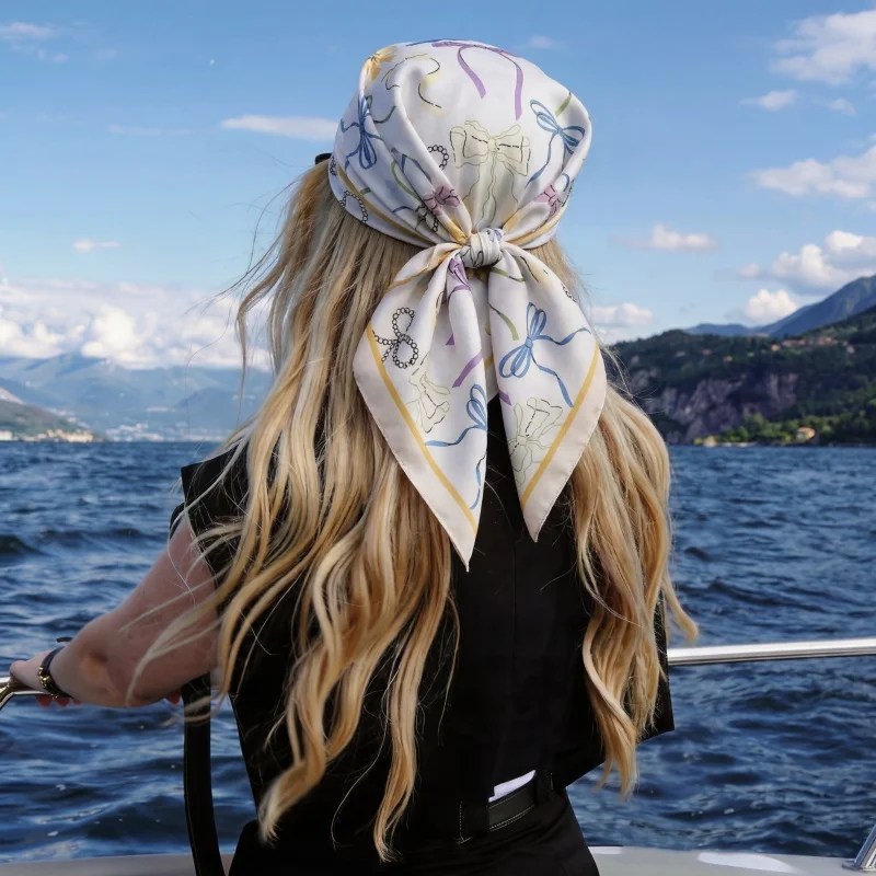 Classic Square Silk Scarf Elegant Bow Pattern Hijab UV Blocking Sun Shawl Bandana Multi-functional Headscarf for Beach Vacation
Classic Square Silk Scarf Elegant Bow Pattern Hijab UV Blocking Sun Shawl Bandana Multi-functional Headscarf for Beach Vacation