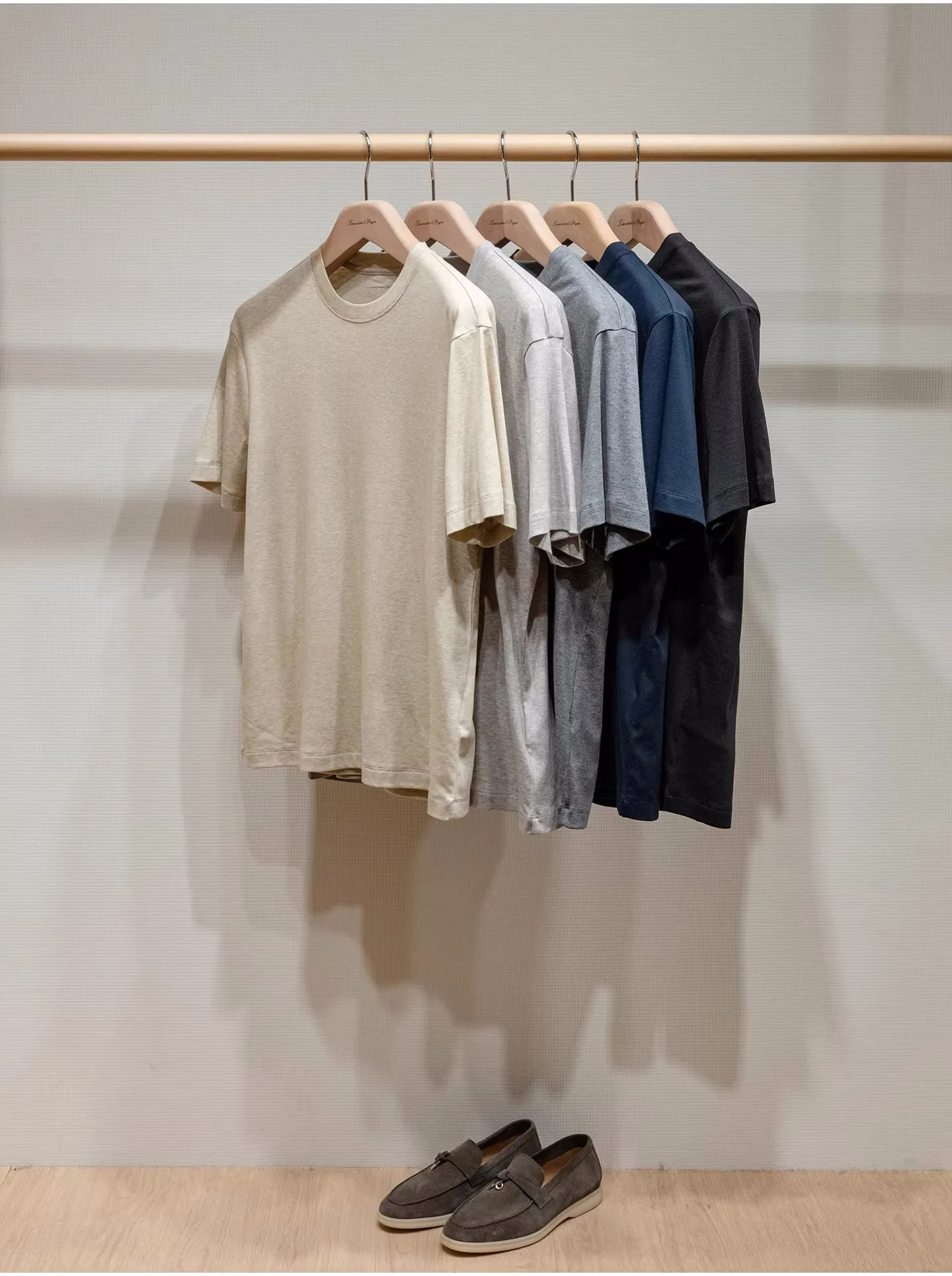 Lyocell wool blend comfortable breathable knitted round neck short sleeved T-shirt for men
Lyocell wool blend comfortable breathable knitted round neck short sleeved T-shirt for men