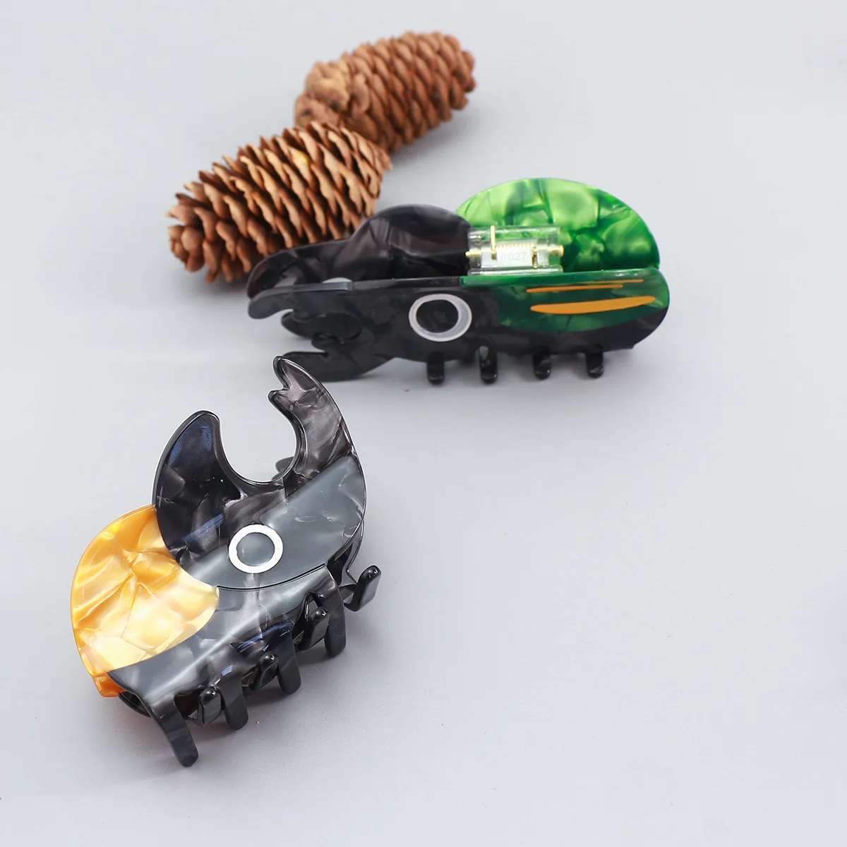 NEW Simulation Rhinoceros Beetle Hair Claw Creative Design Insect Acetate Claw Clips Hairpin Hair Accessories for Women Girls
NEW Simulation Rhinoceros Beetle Hair Claw Creative Design Insect Acetate Claw Clips Hairpin Hair Accessories for Women Girls