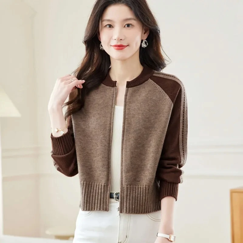 Fashion Short Sweater Jacket For Women 2025 New Spring Autumn Winter Color Blocking Zipper Knitted Cardigan Coat Top Female
Fashion Short Sweater Jacket For Women 2025 New Spring Autumn Winter Color Blocking Zipper Knitted Cardigan Coat Top Female