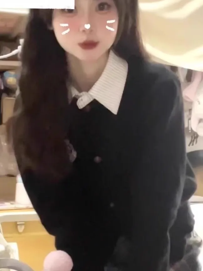 Black Short Knitted Sweater Coat Women's Autumn Winter College Style Loose Fit Button up Cardigan Korean Version Long Sleeve
Black Short Knitted Sweater Coat Women's Autumn Winter College Style Loose Fit Button up Cardigan Korean Version Long Sleeve