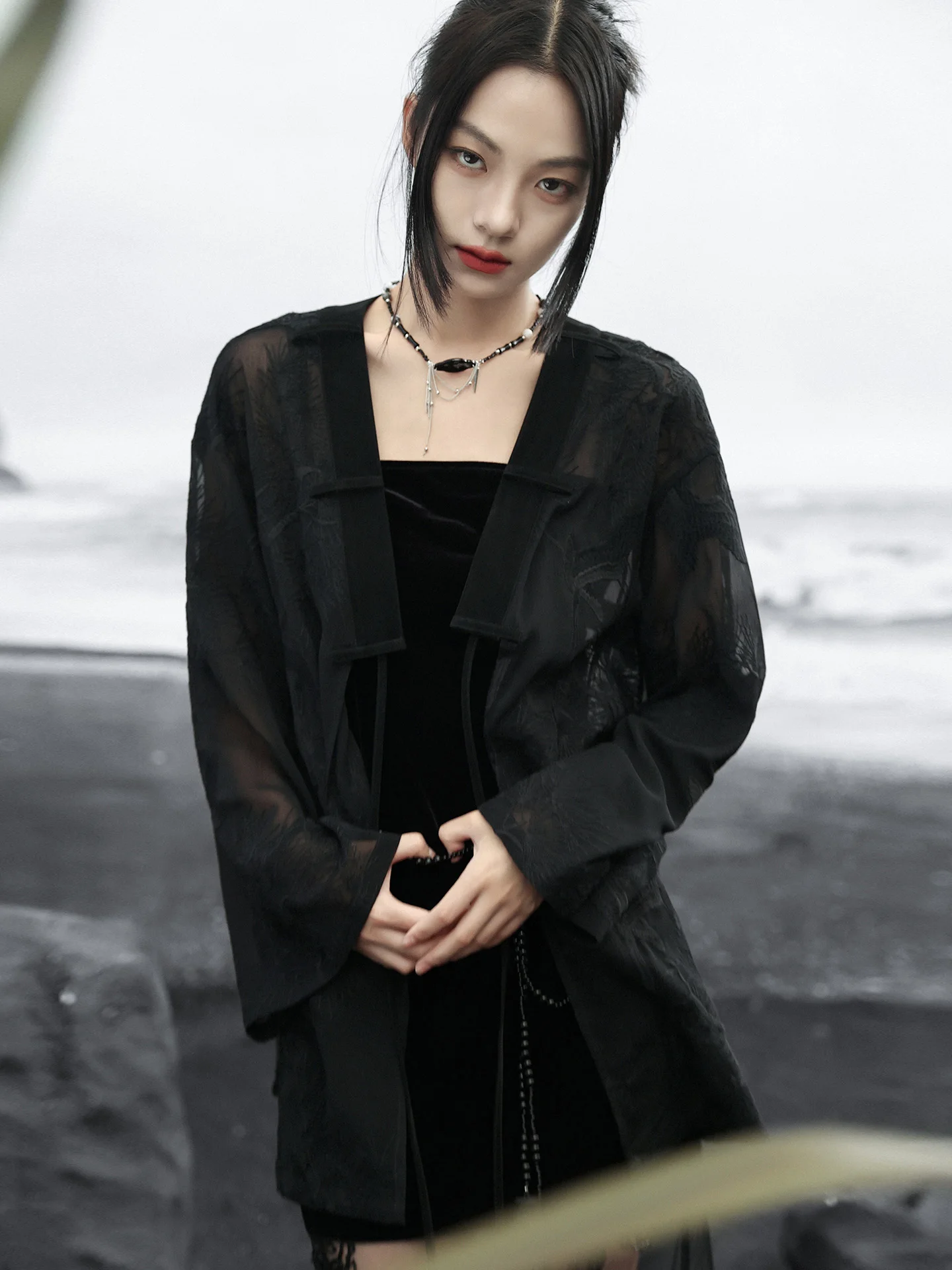 Chinese Sle ort Embroidered Loose Outerwear Women's Jaet New Medium Length V-ne Svel Vest Spring Summer Faion
Chinese Sle ort Embroidered Loose Outerwear Women's Jaet New Medium Length V-ne Svel Vest Spring Summer Faion