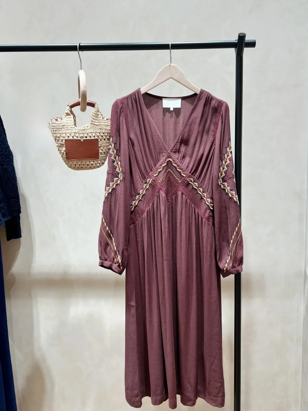 Romantic Atmosphere Long Evening Gown in Wine Red High Waist Slimming Embroidered Dress for Women Autumn 2025 Heidd BA2025
Romantic Atmosphere Long Evening Gown in Wine Red High Waist Slimming Embroidered Dress for Women Autumn 2025 Heidd BA2025