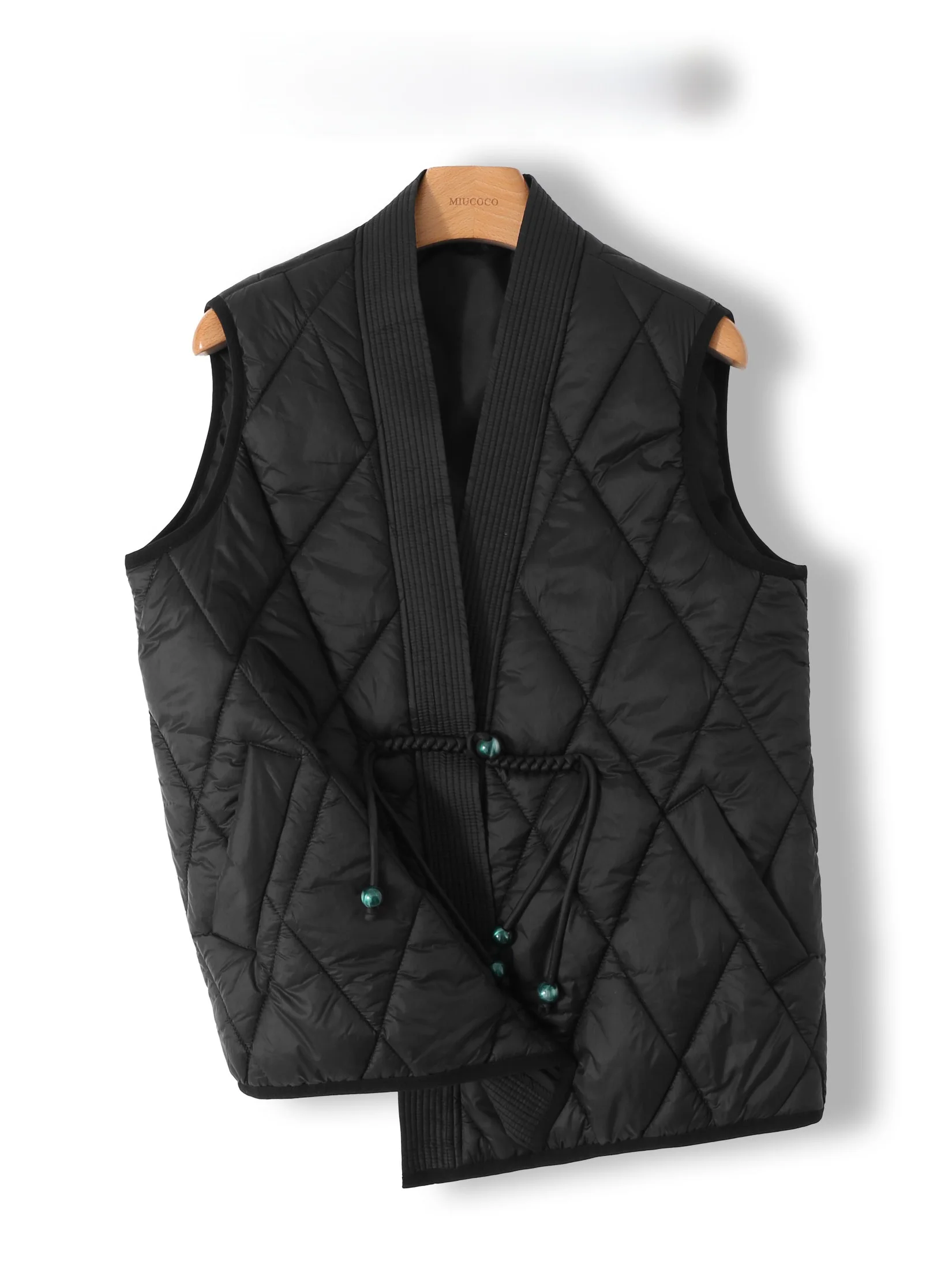 Lightweight Warm Cotton Vest Women's V-Neck Jacket Thin Comfortable Autumn Winter Fashion Commute Style Pocket Detail
Lightweight Warm Cotton Vest Women's V-Neck Jacket Thin Comfortable Autumn Winter Fashion Commute Style Pocket Detail