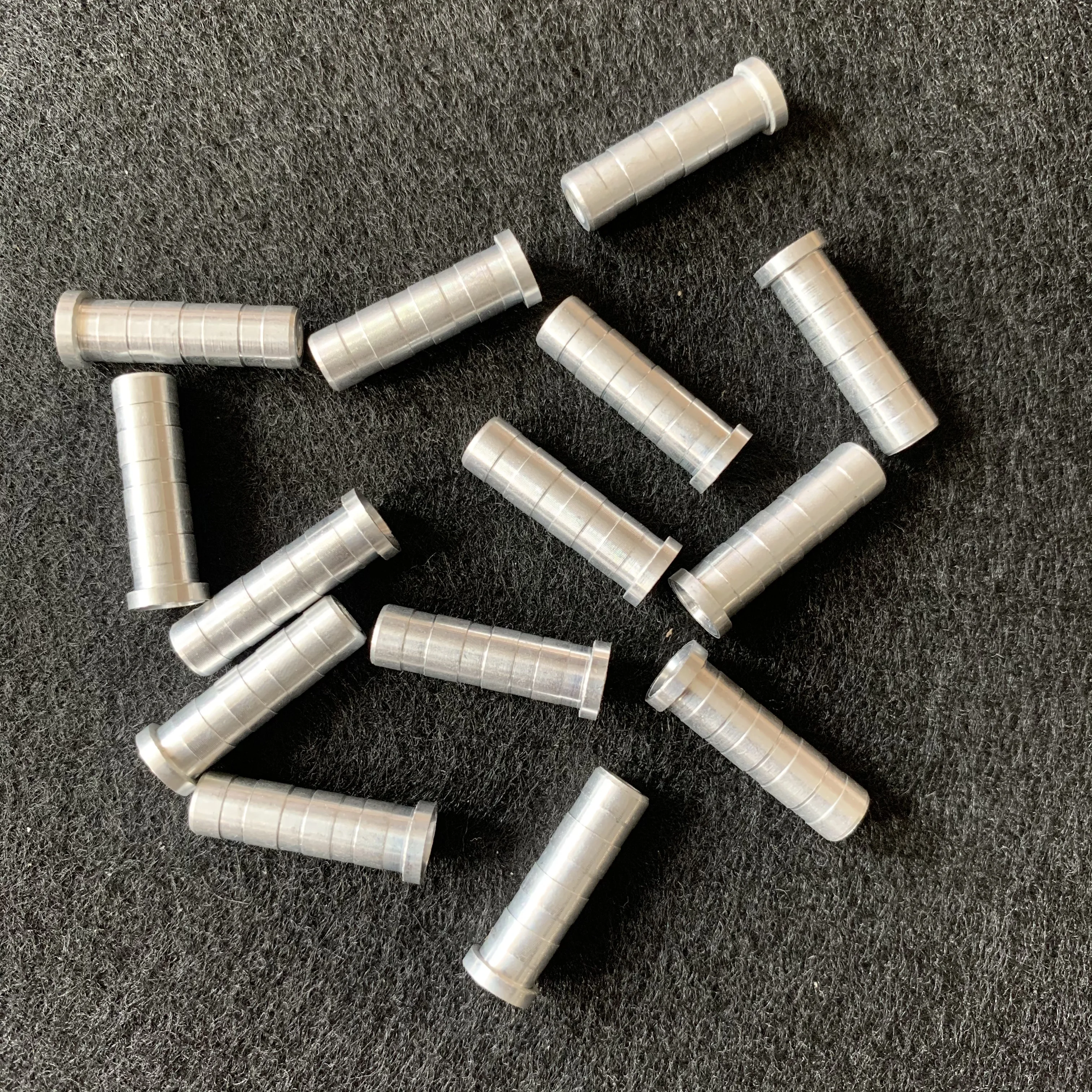 50Pcs ID 6.2mm OD 7.6mm Aluminium Insert Arrow Fit Carbon Arrows Shaft For Archery Hunting Lenght 22.6mm
50Pcs ID 6.2mm OD 7.6mm Aluminium Insert Arrow Fit Carbon Arrows Shaft For Archery Hunting Lenght 22.6mm