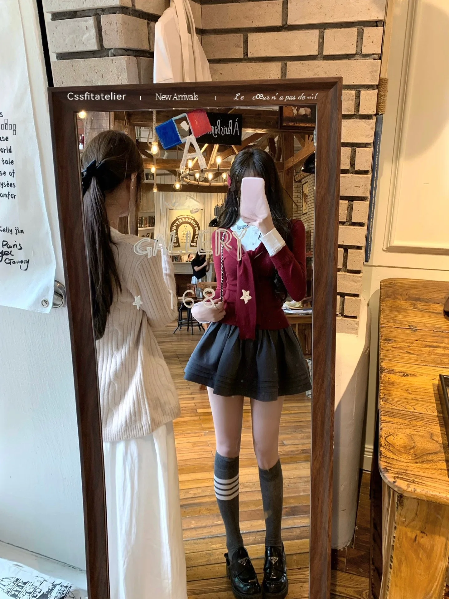 Вязаный комплект с плиссированной юбкой, двухцветный, с поясом, отложным воротником, длинными рукавами, осенний модный комплект для женщин, CleanFit Sle
Вязаный комплект с плиссированной юбкой, двухцветный, с поясом, отложным воротником, длинными рукавами, осенний модный комплект для женщин, CleanFit Sle