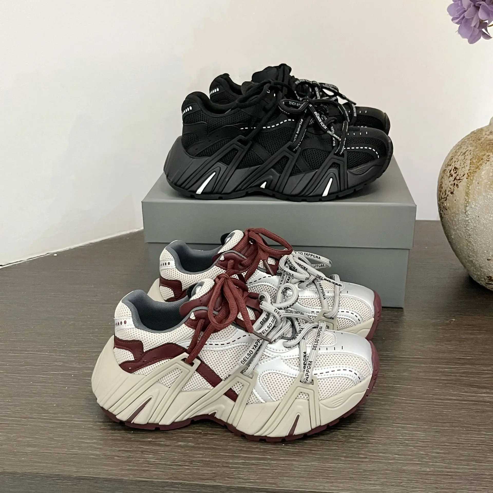 Новые весенние женские кроссовки для папы с двойной шнуровкой и ремешком, модные повседневные спортивные туфли для взрослых девочек на толстой подошве, кроссовки для бега 35-40
Новые весенние женские кроссовки для папы с двойной шнуровкой и ремешком, модные повседневные спортивные туфли для взрослых девочек на толстой подошве, кроссовки для бега 35-40