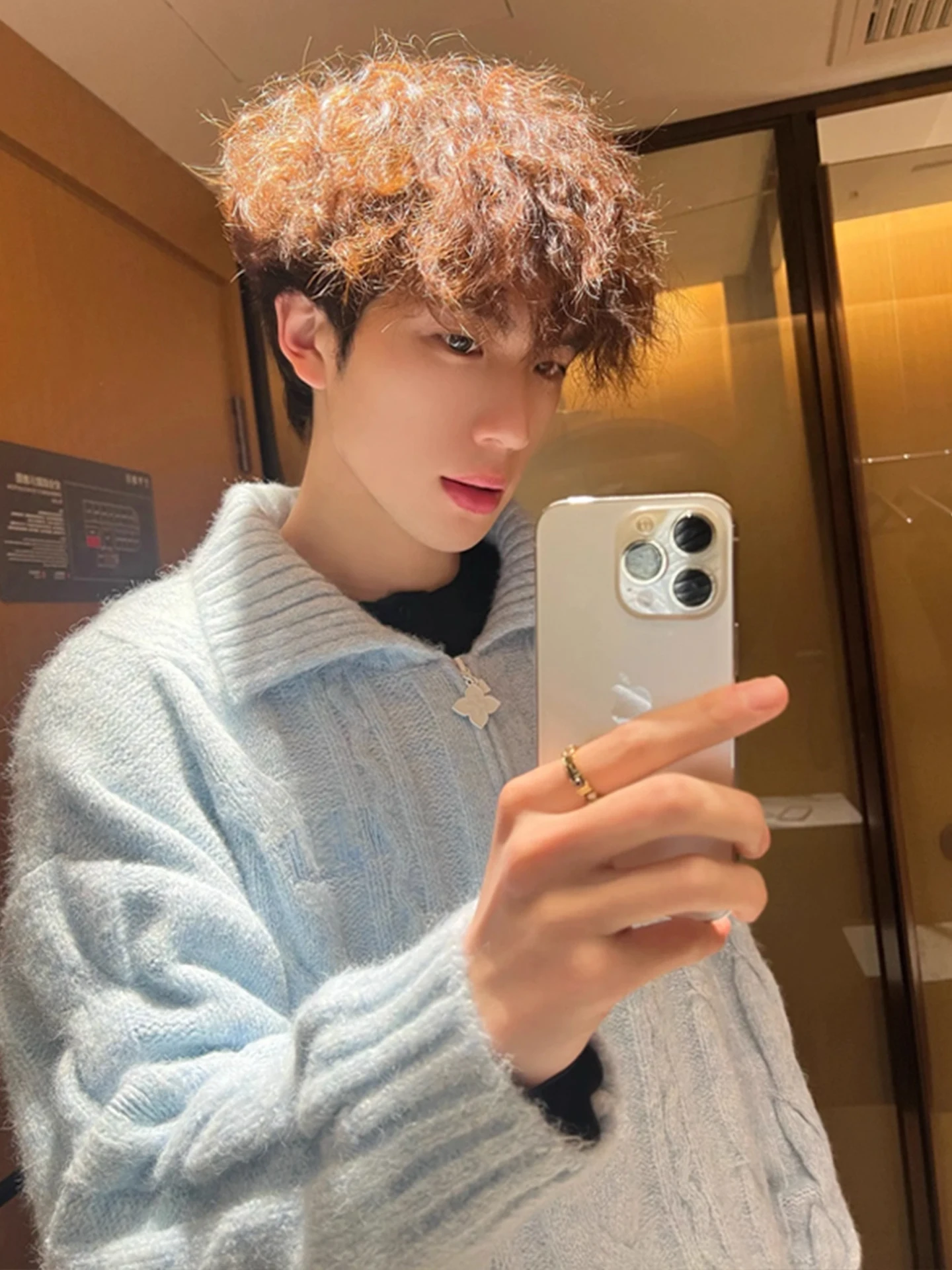 American Sle High-End ey Flannel Collar Sweater Men's Winter Warm Versatile Loose Base Layer Knitted irt Casual Sle
American Sle High-End ey Flannel Collar Sweater Men's Winter Warm Versatile Loose Base Layer Knitted irt Casual Sle