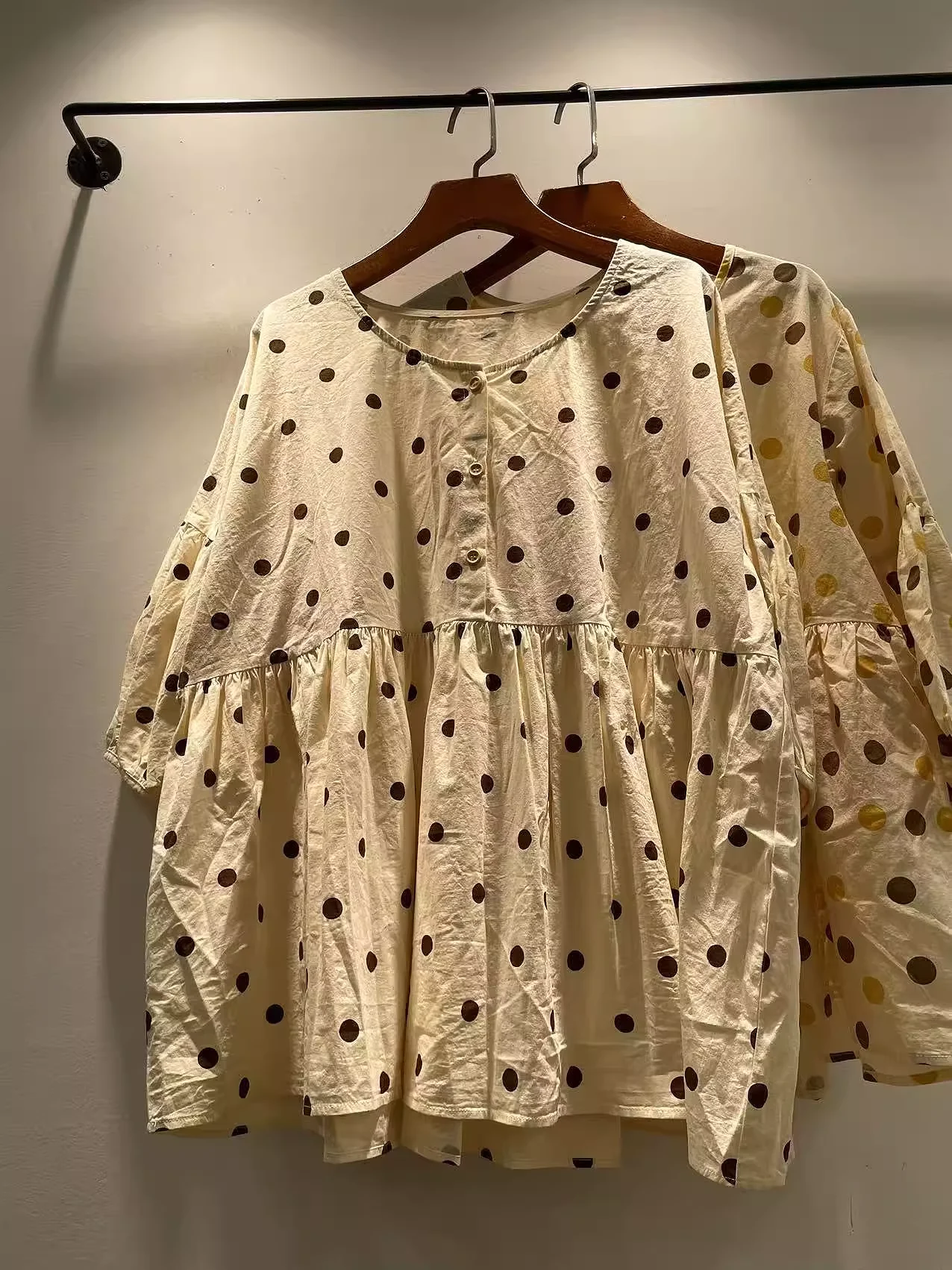 Bust 120cm plus size tops women 100% cotton polka dot print shirts short sleeve blouses high women lady tops
Bust 120cm plus size tops women 100% cotton polka dot print shirts short sleeve blouses high women lady tops