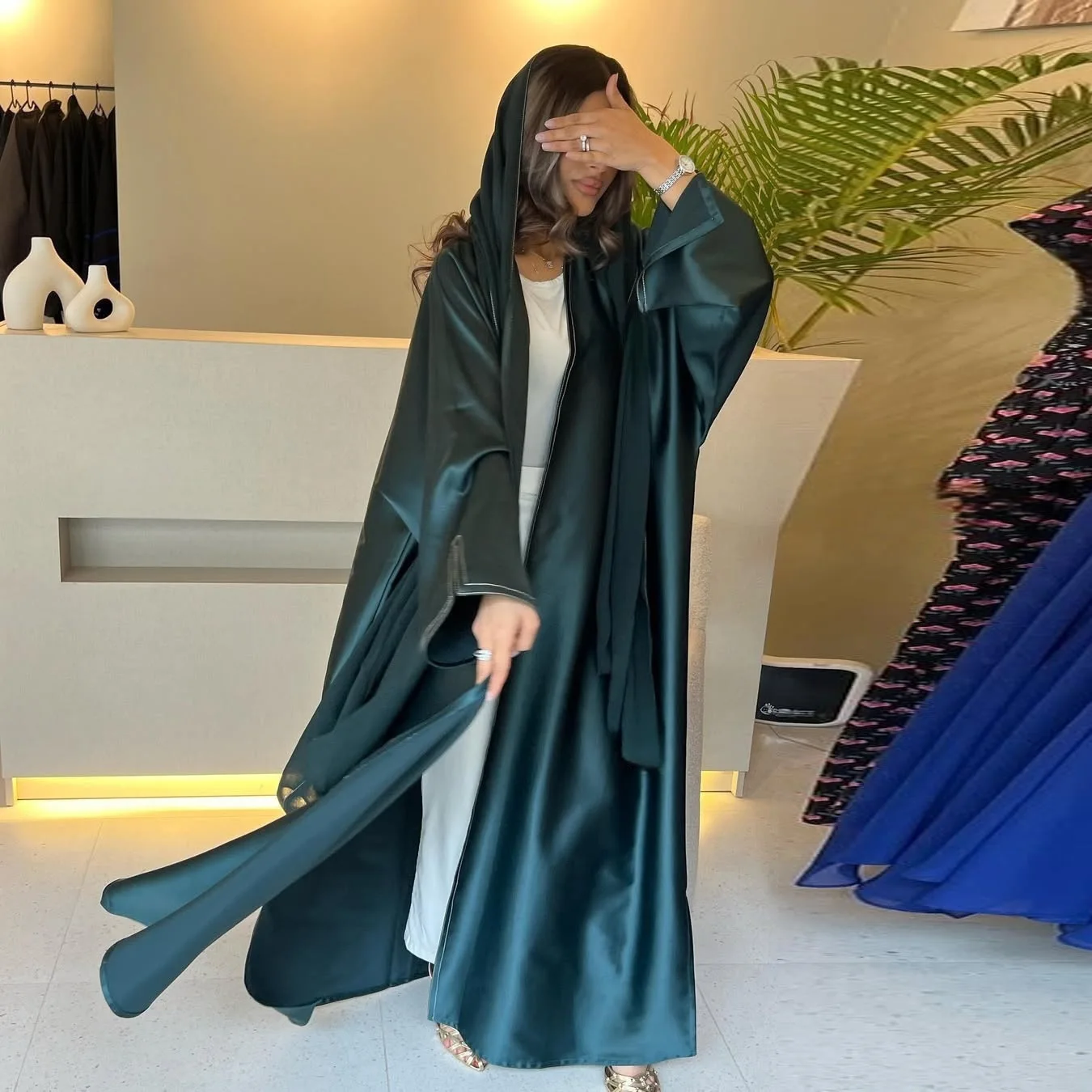 Eid Dubai Satin Open Abayas Islam Jalabiya Kaftan Robe Arab Muslim Women Dress Kimono Cardigan Ramadan Islamic Clothing Jalabiya
Eid Dubai Satin Open Abayas Islam Jalabiya Kaftan Robe Arab Muslim Women Dress Kimono Cardigan Ramadan Islamic Clothing Jalabiya