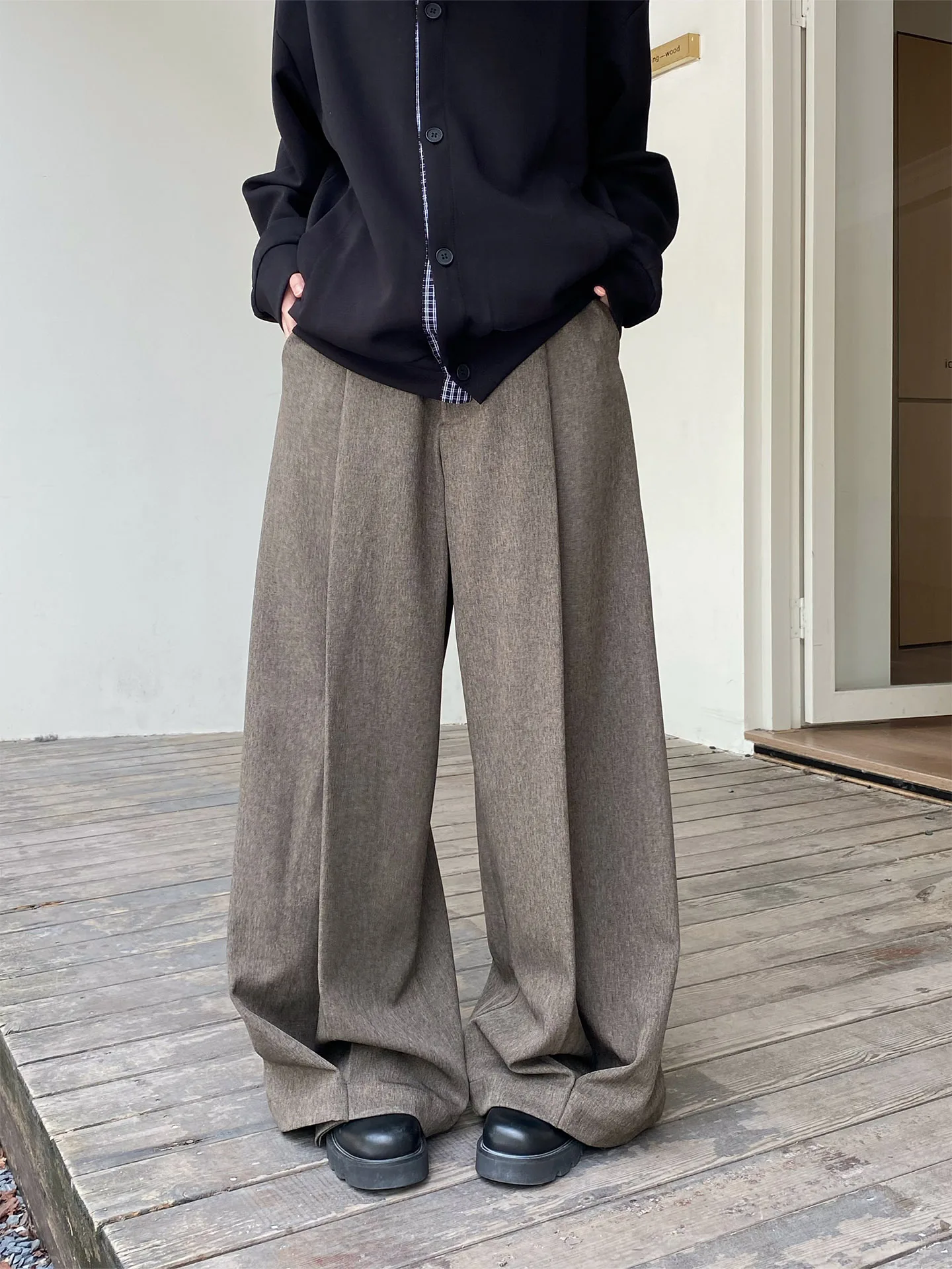 Folded Wide Leg Suit Pants Men's Women's Casual Drapey Trousers Never Stay up Late Retro Money Wind Style All Match
Folded Wide Leg Suit Pants Men's Women's Casual Drapey Trousers Never Stay up Late Retro Money Wind Style All Match
