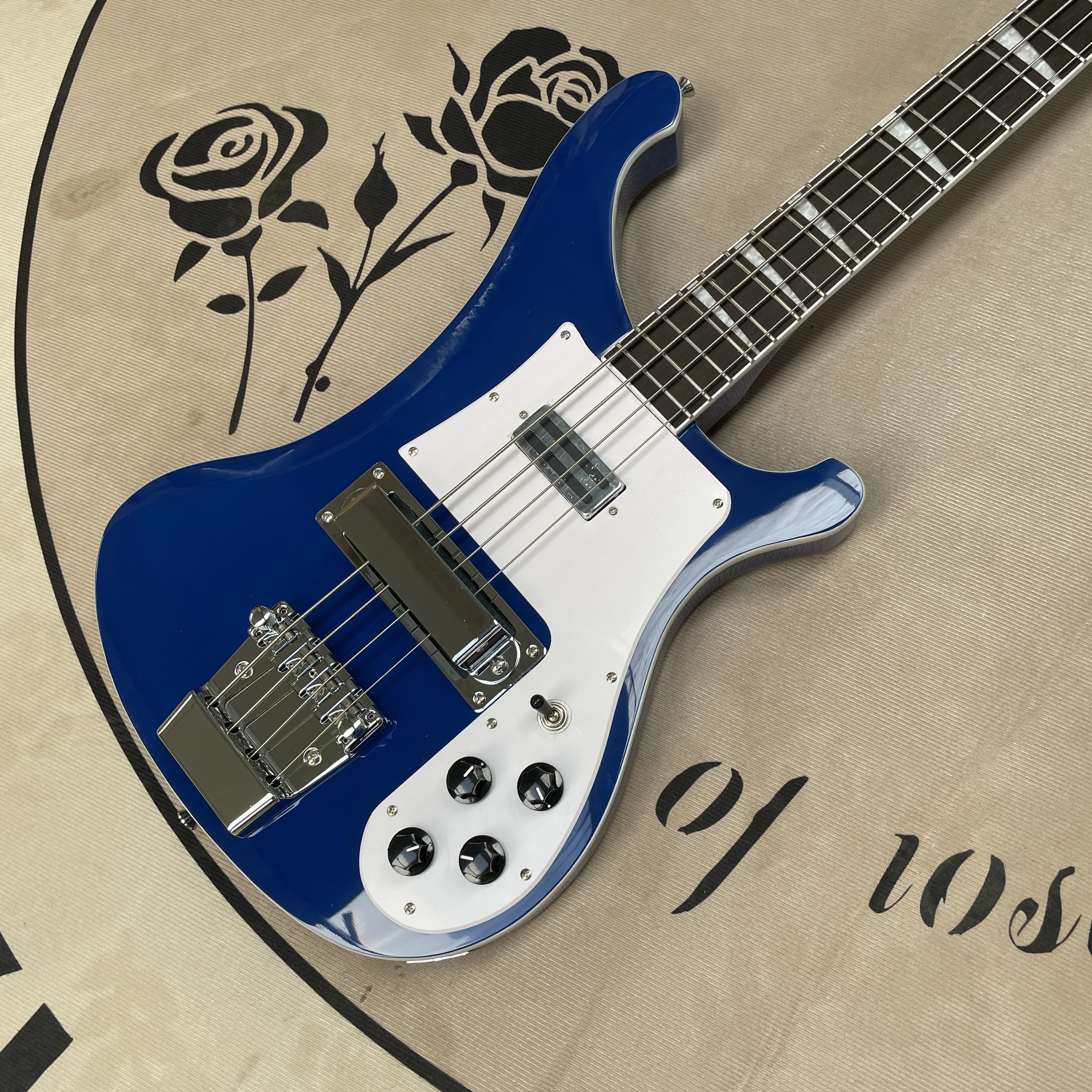 4-струнная электрическая бас-гитара 4003, бас-гитара, синяя бас-гитара из палисандра, гриф, белая фурнитура, бас-гитара
4-струнная электрическая бас-гитара 4003, бас-гитара, синяя бас-гитара из палисандра, гриф, белая фурнитура, бас-гитара