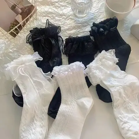 Femme chaussettes solide noir blanc Lolita dentelle à volants chaussettes été mince Style japonais Kawaii doux filles mignon chaussettes courtes femmes