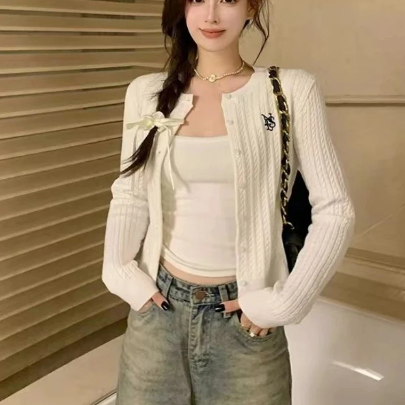 Round O Neck Women's Cardigans Outerwear Ladies Knit Sweaters Korean Style Jacket Casual Wear To Work Y2k Hot Cheap Clothes Chic
Round O Neck Women's Cardigans Outerwear Ladies Knit Sweaters Korean Style Jacket Casual Wear To Work Y2k Hot Cheap Clothes Chic