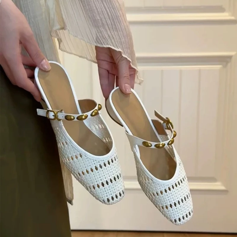 2025 модные тапочки Baotou с плоской подошвой, женские летние новые стильные легкие роскошные тканые полые полутапочки в стиле ретро с поясом
2025 модные тапочки Baotou с плоской подошвой, женские летние новые стильные легкие роскошные тканые полые полутапочки в стиле ретро с поясом