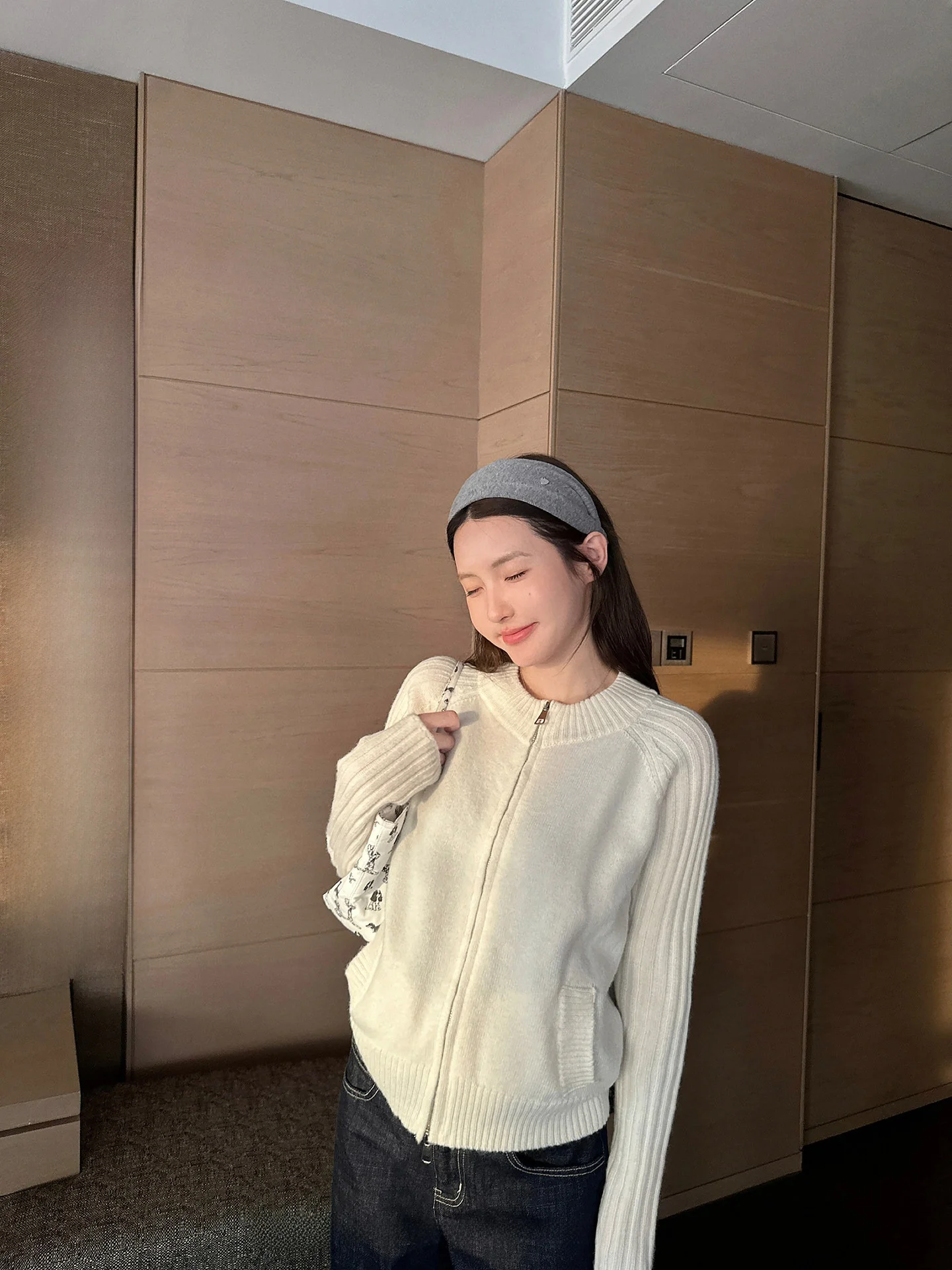 NingSi Women's Knitted Wool Blend Double Zipper round Neck Outerwear Casual Style Slimming Open Cardigan Spring Season Top
NingSi Women's Knitted Wool Blend Double Zipper round Neck Outerwear Casual Style Slimming Open Cardigan Spring Season Top