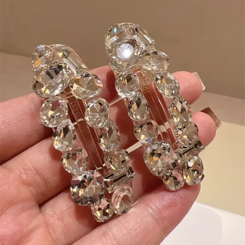 Shiny Rhinestone Hair Clips Girls Bangs Clip Sliver Hairpins Headwear Geometric Barrettes for Children Adult Hair Accessories
Shiny Rhinestone Hair Clips Girls Bangs Clip Sliver Hairpins Headwear Geometric Barrettes for Children Adult Hair Accessories