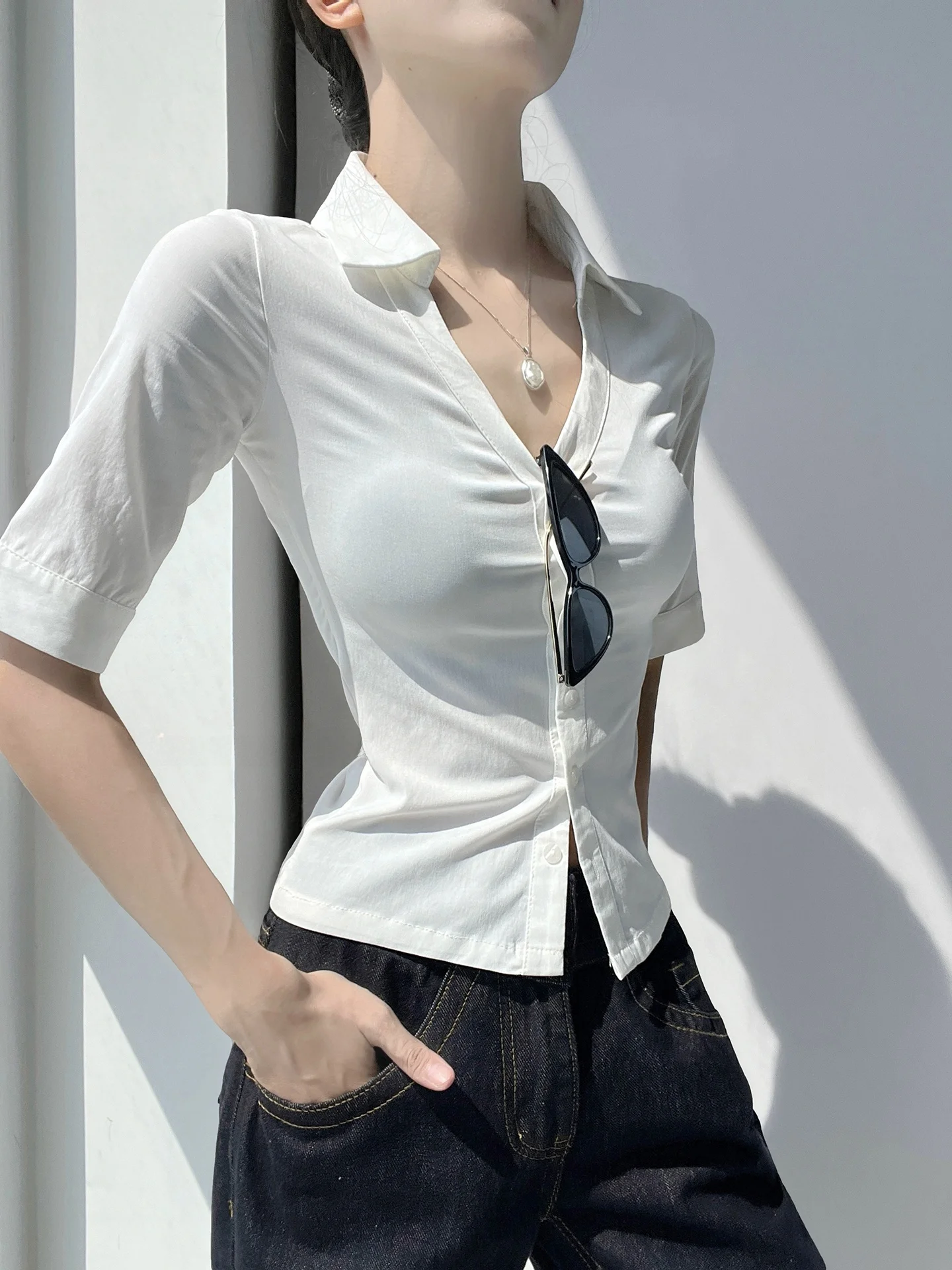 Sexy White Shirt T-Shirt Women's Shoulder Fit Waist Slimming Five-Quarter Length Shirt Cotton Village Brand Short Sleeve
Sexy White Shirt T-Shirt Women's Shoulder Fit Waist Slimming Five-Quarter Length Shirt Cotton Village Brand Short Sleeve