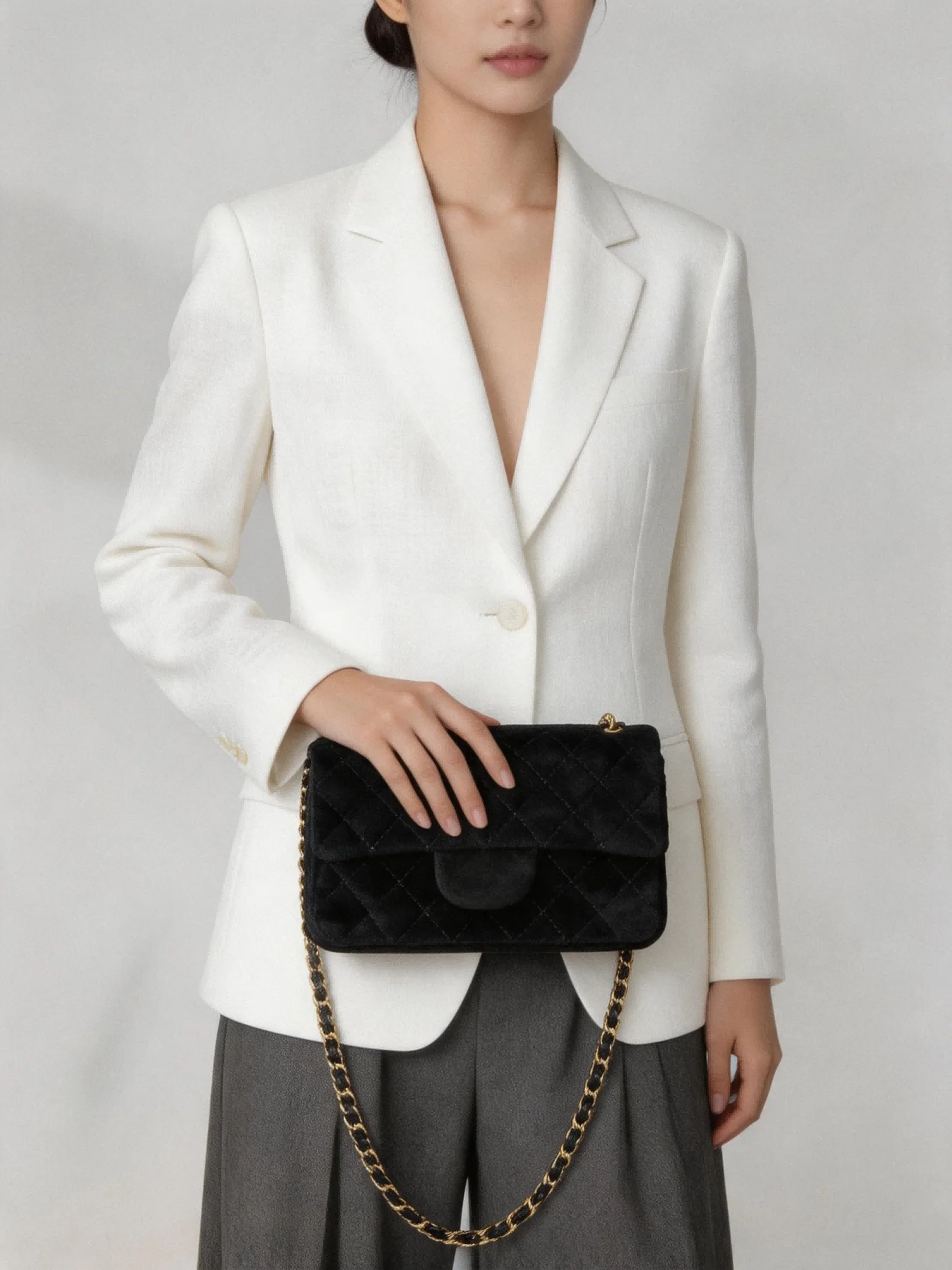 Classic Solid Cowhide Handbag Women Genuine Leather Top Handle Bag Ladies Trendy Casual Purse
Classic Solid Cowhide Handbag Women Genuine Leather Top Handle Bag Ladies Trendy Casual Purse