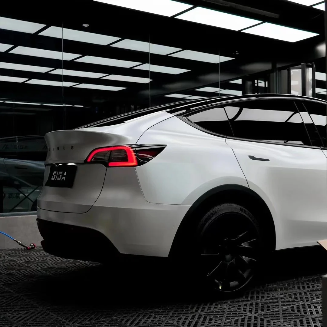 Euromaster Factory Price Hot Sale Satin Metal Pearl Matte White Color Car Changing Vinyl Wrapping Foil Roll
Euromaster Factory Price Hot Sale Satin Metal Pearl Matte White Color Car Changing Vinyl Wrapping Foil Roll