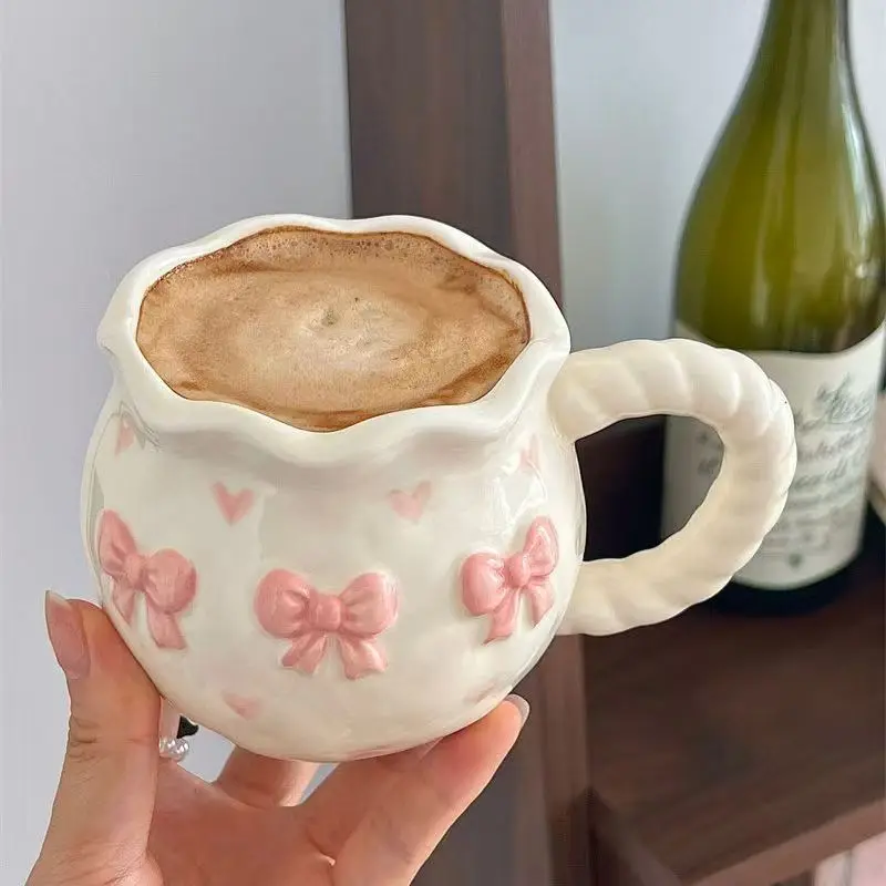 Thickened Cream White Mug Cute Bow Cartoon Ceramic Cup with Handle Milk Cup Coffee Cup Modern Simple Universal Water Cups
Thickened Cream White Mug Cute Bow Cartoon Ceramic Cup with Handle Milk Cup Coffee Cup Modern Simple Universal Water Cups