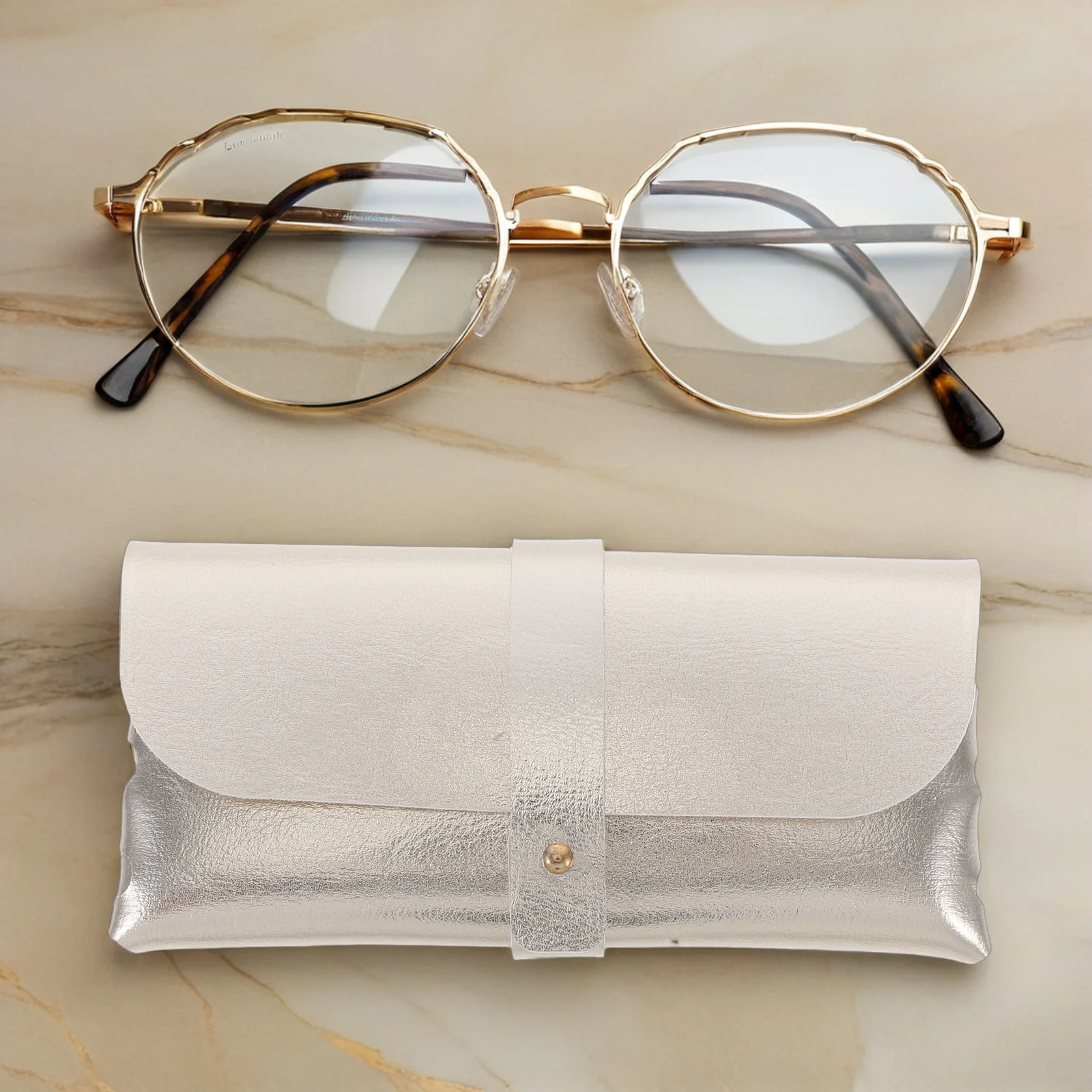 PVC Glasses Case Large Capacity Slim Protective Buckle Design Travel Pouch Sunglasses Holder Eyeglasses for Women
PVC Glasses Case Large Capacity Slim Protective Buckle Design Travel Pouch Sunglasses Holder Eyeglasses for Women