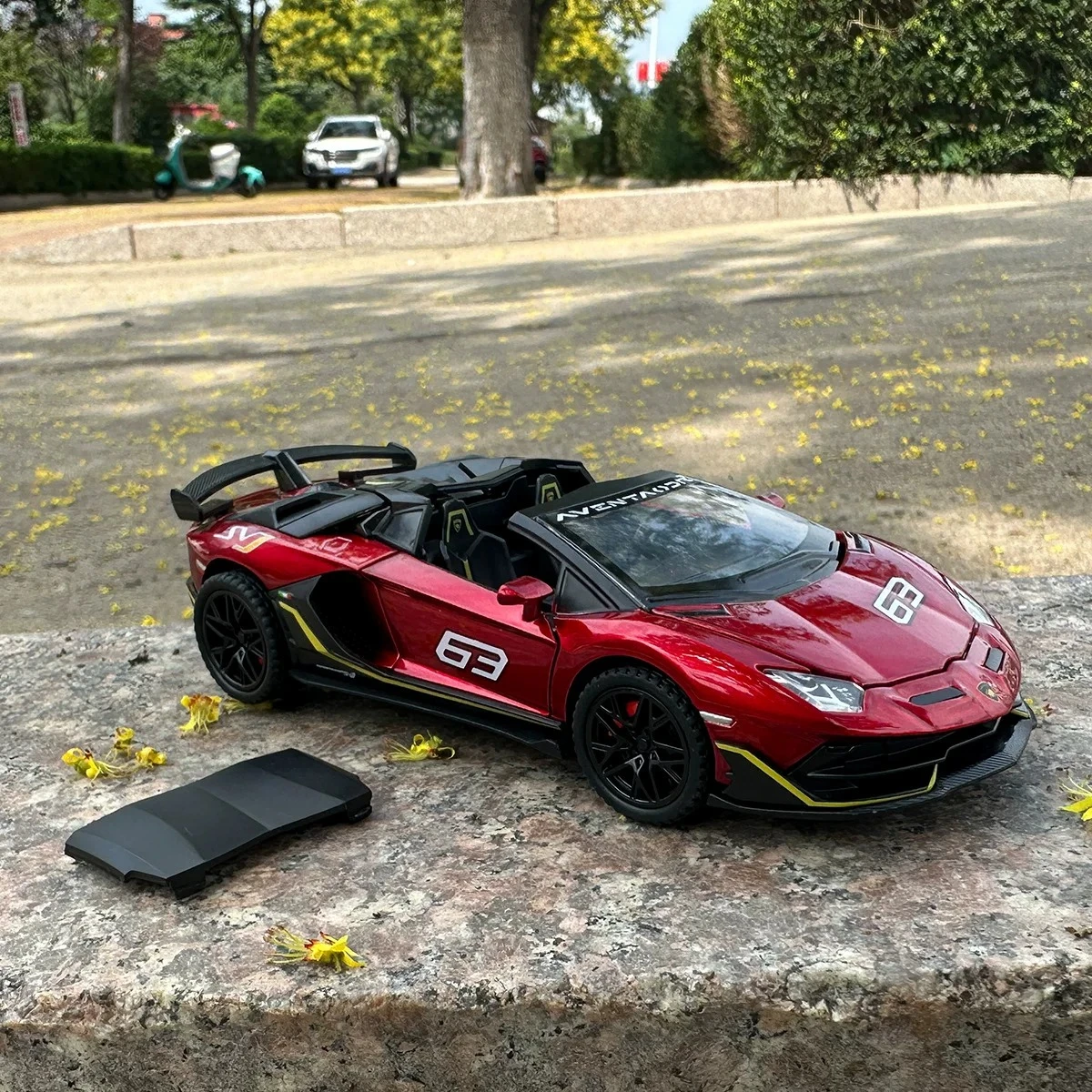 1:32 SVJ63 Alloy Super Sports Car Model Diecasts Metal Casting Sound Light Pull Back Function Toys
1:32 SVJ63 Alloy Super Sports Car Model Diecasts Metal Casting Sound Light Pull Back Function Toys