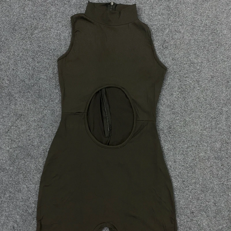 Сексуальный комбинезон с воротником-стойкой и вырезом на животе, облегающий, без рукавов, на молнии, летняя женская одежда
Сексуальный комбинезон с воротником-стойкой и вырезом на животе, облегающий, без рукавов, на молнии, летняя женская одежда