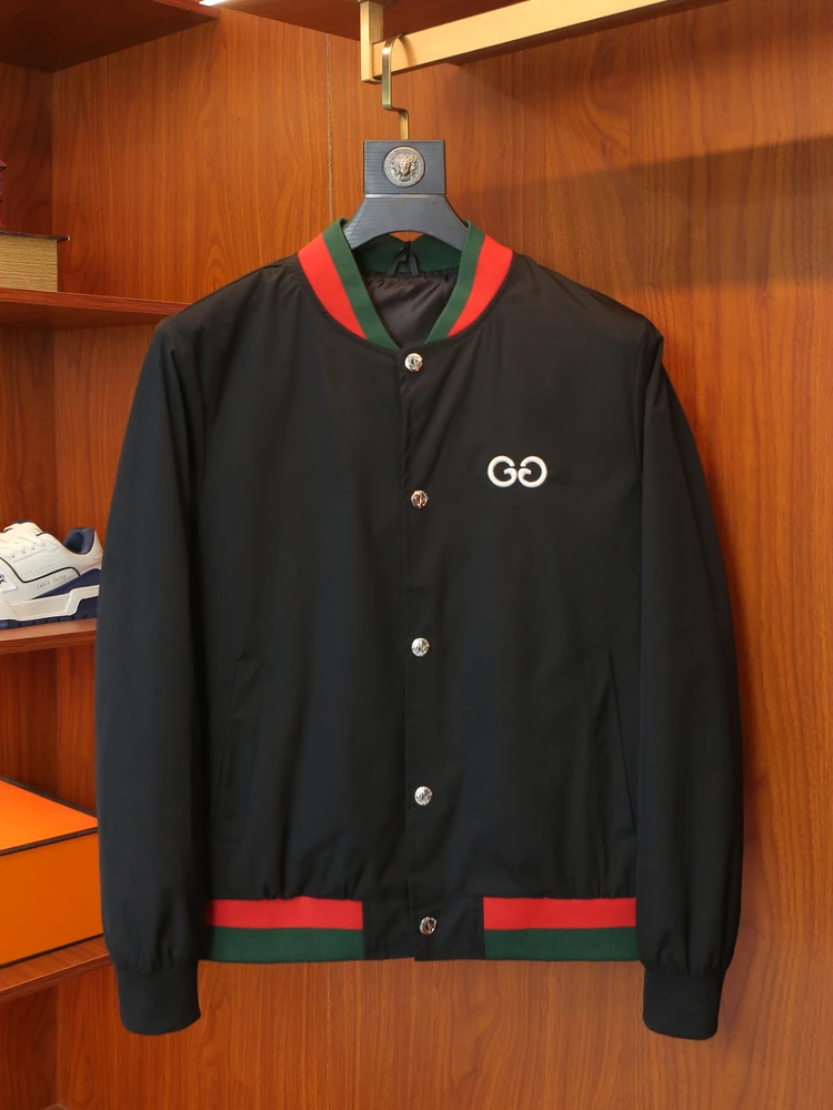 Ele Мужская приталенная куртка с бейсбольным воротником и вышивкой, тонкий дизайн, повседневная дышащая верхняя одежда из полиэстера
Ele Мужская приталенная куртка с бейсбольным воротником и вышивкой, тонкий дизайн, повседневная дышащая верхняя одежда из полиэстера