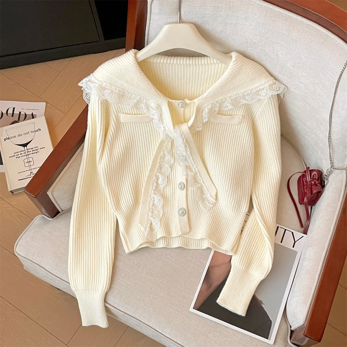 Женский вязаный кардиган Pure Desire с кружевной отделкой, мягкий, осенне-зимний, с открытым воротником, темно-синий
Женский вязаный кардиган Pure Desire с кружевной отделкой, мягкий, осенне-зимний, с открытым воротником, темно-синий