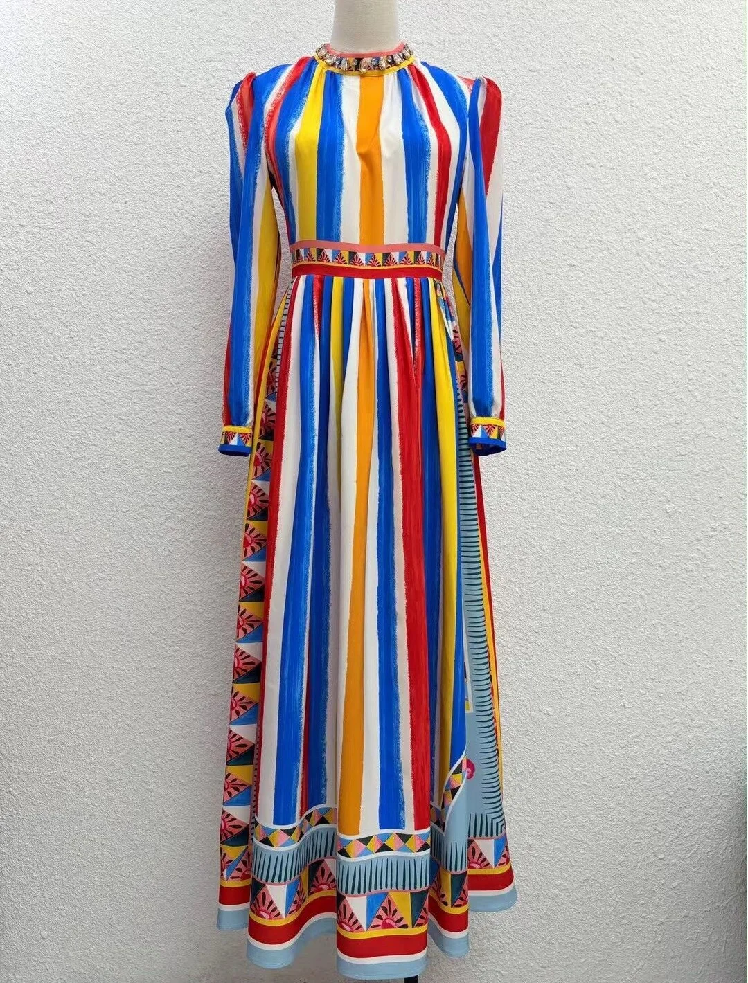 Длинное платье XXL, осень 2021, модное стильное женское красочное полосатое платье с принтом и бриллиантами, бисером, деко, вечерние, с длинными рукавами, элегантное платье макси
Длинное платье XXL, осень 2021, модное стильное женское красочное полосатое платье с принтом и бриллиантами, бисером, деко, вечерние, с длинными рукавами, элегантное платье макси