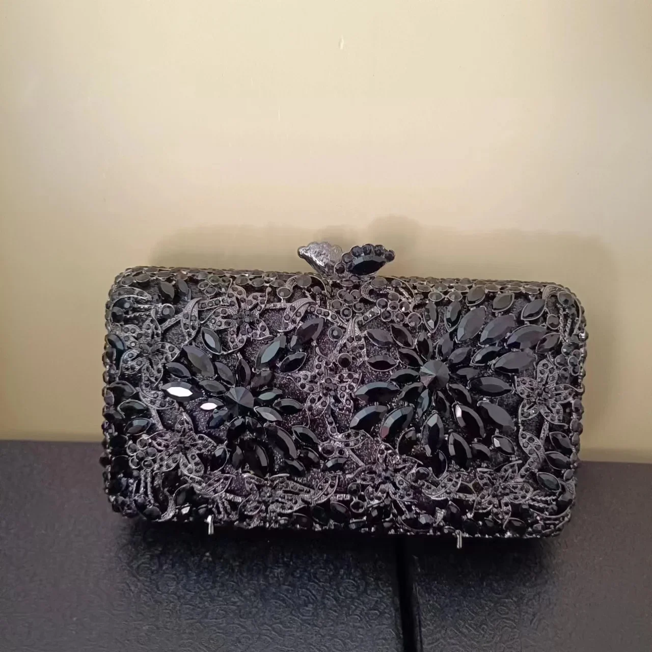 Black Elegant Flower Stone Party Handbag Wedding Bridal Floral Diamond Evening Bag Woman Crystal Stone Gala Clutch Purse
Black Elegant Flower Stone Party Handbag Wedding Bridal Floral Diamond Evening Bag Woman Crystal Stone Gala Clutch Purse