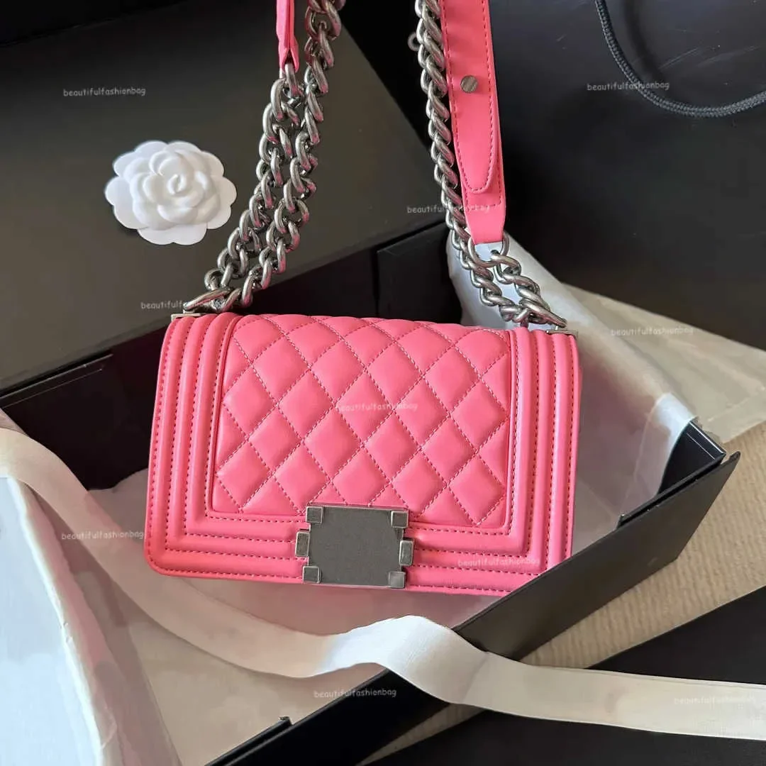 Designer Bags Classic Diamond Quilted Le Boy Flap Sheepskin Shoulder Crossbody Bags Sier/gold Hardware Chain Bag Women Square Handbags Outdoor Sacoche Purses 20CM
Designer Bags Classic Diamond Quilted Le Boy Flap Sheepskin Shoulder Crossbody Bags Sier/gold Hardware Chain Bag Women Square Handbags Outdoor Sacoche Purses 20CM