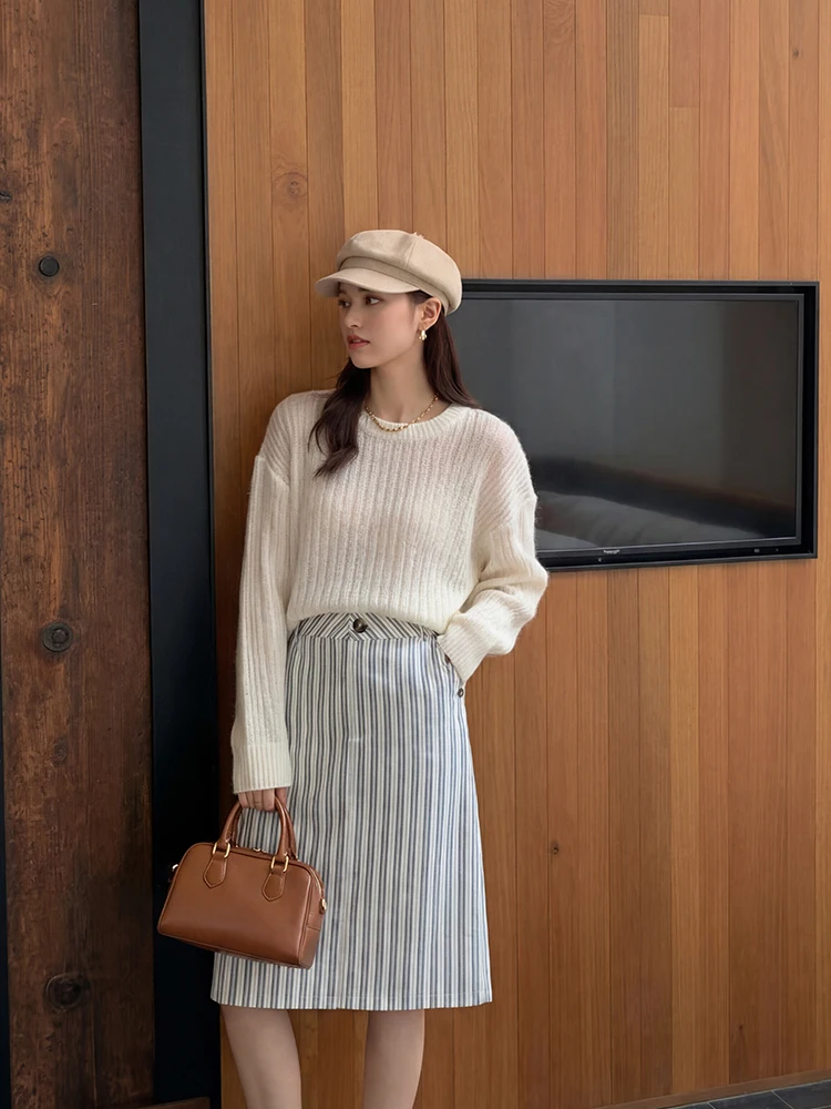 2026 New High Waist Slimming Vertical Stripes Midi Skirt Commute Versatile Half-length Stripe Skirt Standard Cotton Jeans Skirt
2026 New High Waist Slimming Vertical Stripes Midi Skirt Commute Versatile Half-length Stripe Skirt Standard Cotton Jeans Skirt