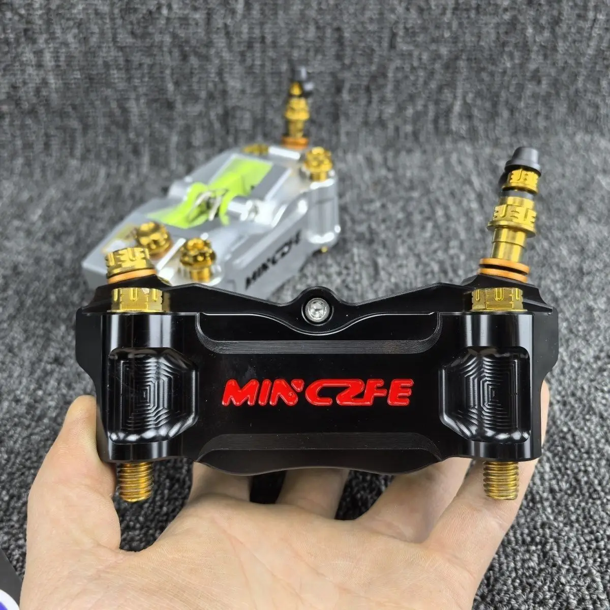 Street Edition Motorcycle Big Radius Caliper with Four Aluminum Piston Metal Brake Pads
Street Edition Motorcycle Big Radius Caliper with Four Aluminum Piston Metal Brake Pads