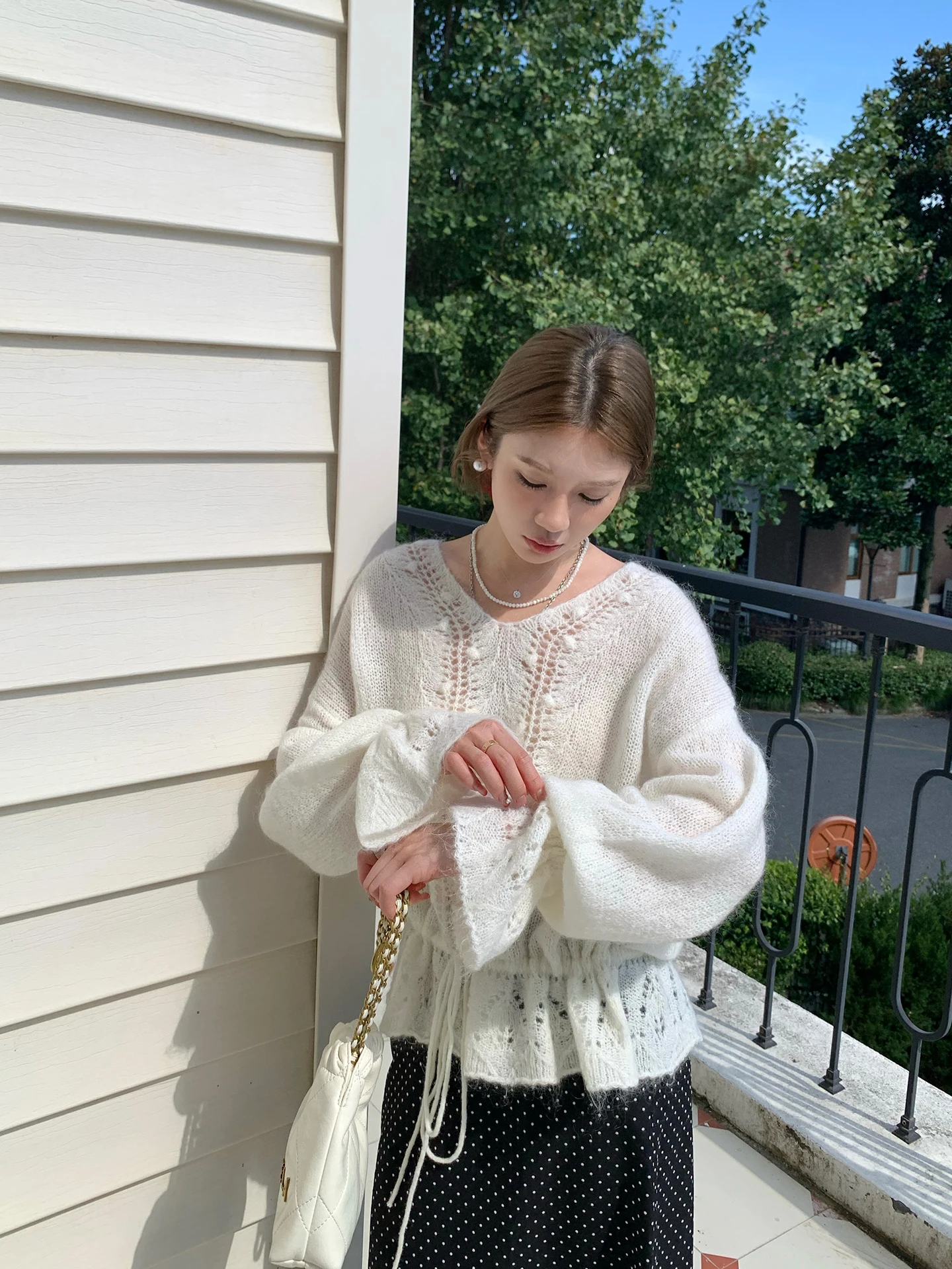 Женский свитер INON Early Spring Cacao V-Ne с V-образным вырезом, свободного кроя, с эффектом утяжки на талии, из мягкой трикотажной ткани, с длинными рукавами
Женский свитер INON Early Spring Cacao V-Ne с V-образным вырезом, свободного кроя, с эффектом утяжки на талии, из мягкой трикотажной ткани, с длинными рукавами