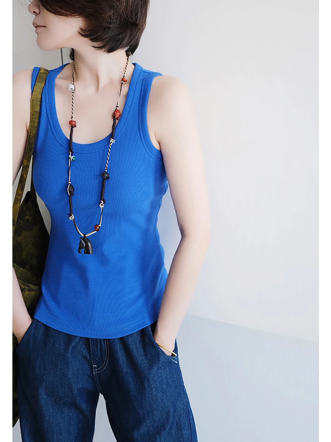 U-Ne Ribbed Vest Early Spring New Sle Women's Cotton Blend Elastic Fiber Vest Faionable Comfortable Breathable Top
U-Ne Ribbed Vest Early Spring New Sle Women's Cotton Blend Elastic Fiber Vest Faionable Comfortable Breathable Top