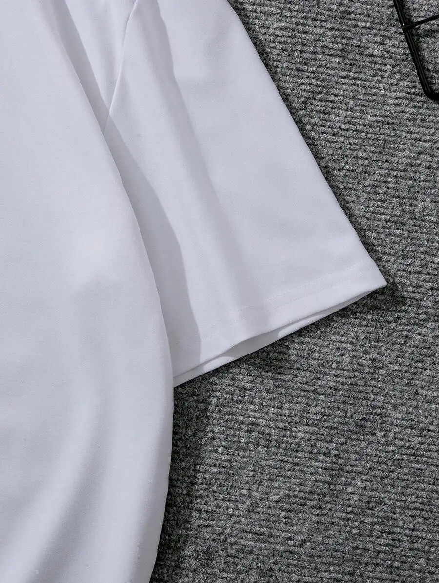 Cotton Crew Neck Short Sleeve T-Shirt With Street Style Print For Summer Casual Wear
Cotton Crew Neck Short Sleeve T-Shirt With Street Style Print For Summer Casual Wear