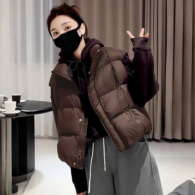 Утепленная короткая хлопковая жилетка для женщин: осенне-зимняя модная универсальная теплая модель больших размеров в повседневном стиле на молнии
Утепленная короткая хлопковая жилетка для женщин: осенне-зимняя модная универсальная теплая модель больших размеров в повседневном стиле на молнии