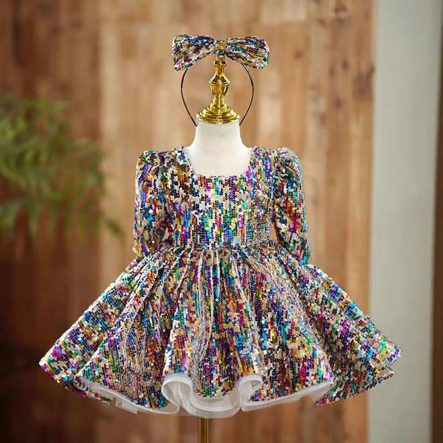 Dreamy Vow Colorful Square Collar Sequined Flower Girl Dress With headdress Half Sleeve Wedding Birthday Holiday Party Gown J781
Dreamy Vow Colorful Square Collar Sequined Flower Girl Dress With headdress Half Sleeve Wedding Birthday Holiday Party Gown J781